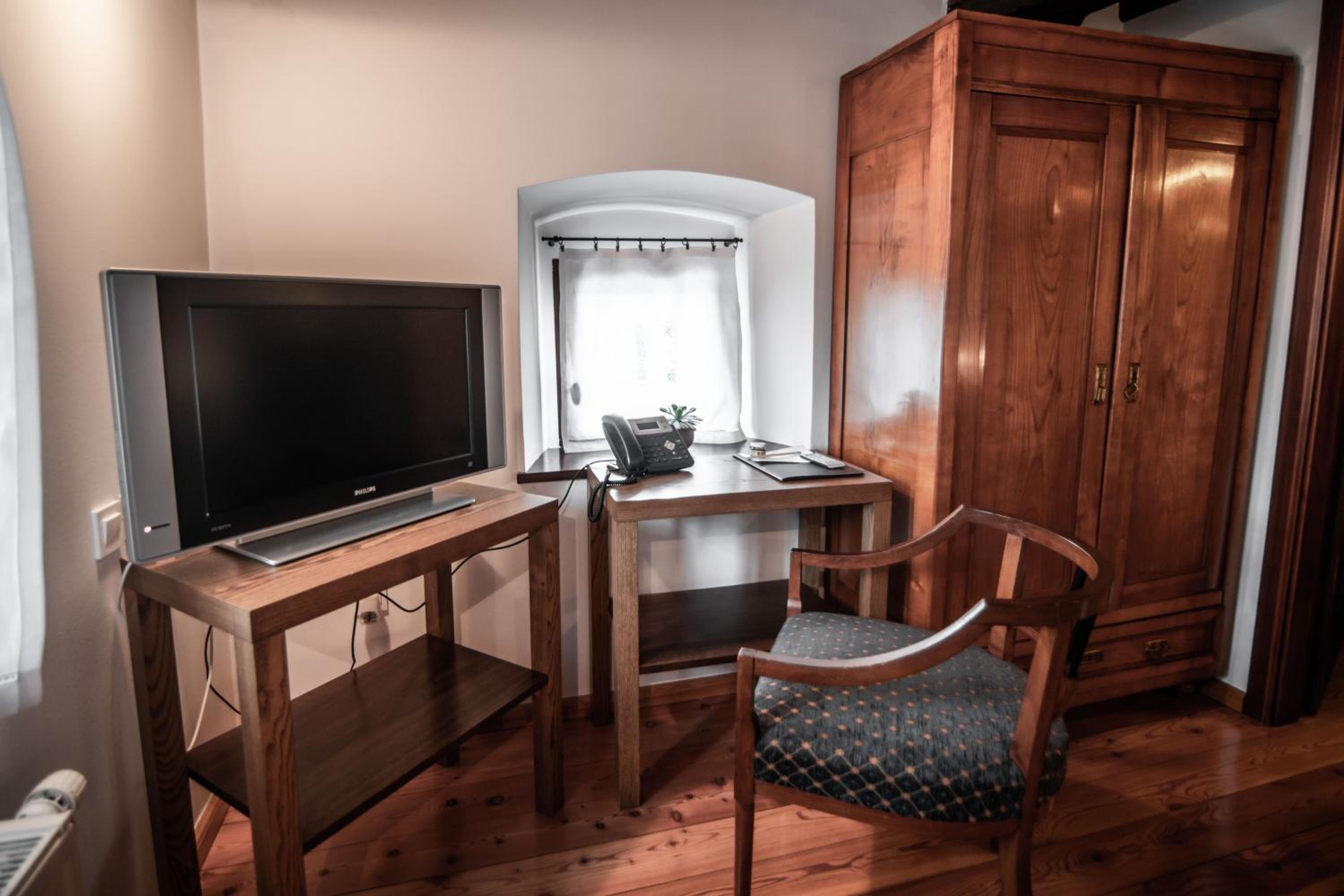 Double or Twin Room with Mountain View photo 2