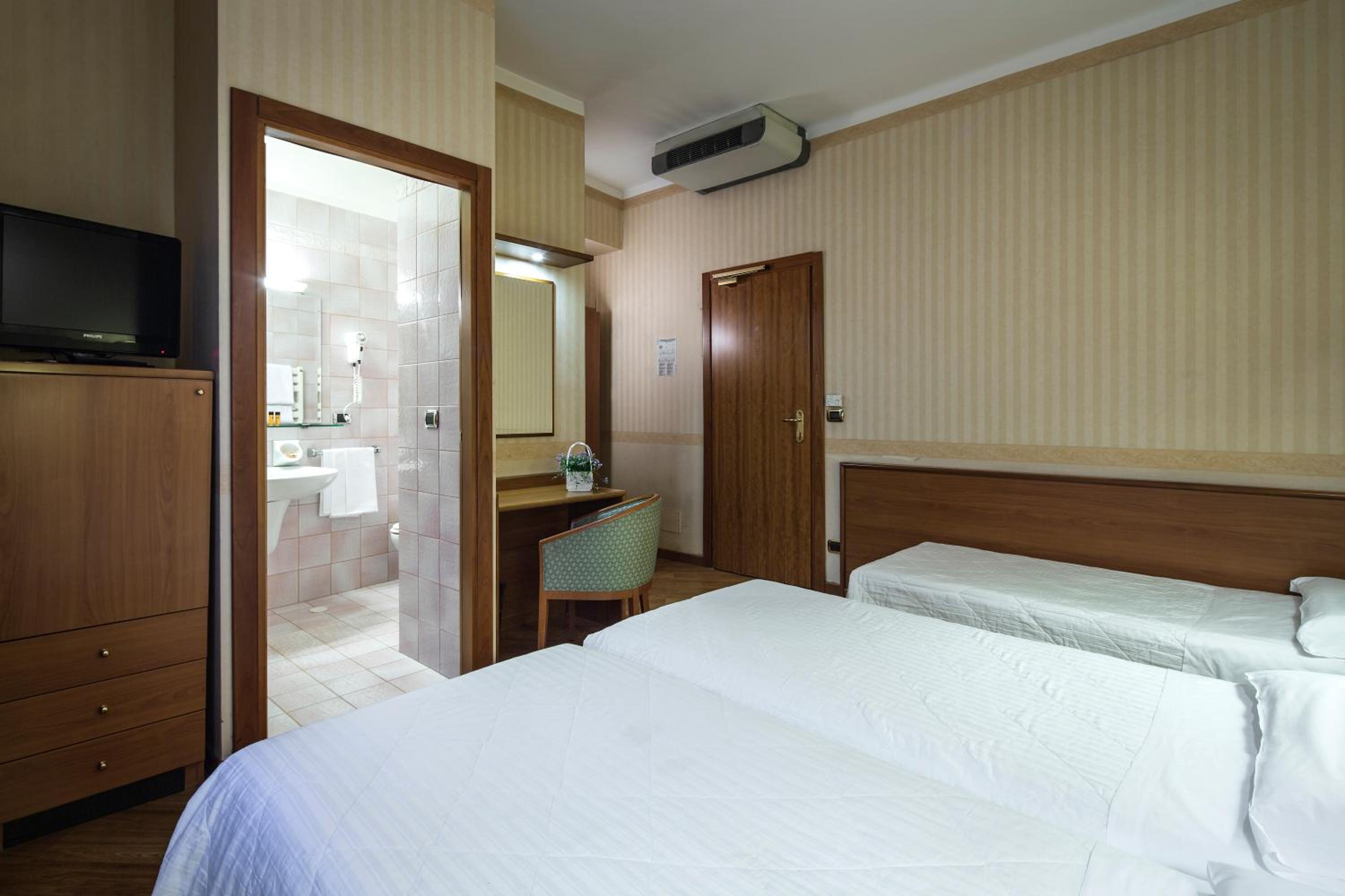 Triple Room - Photo 2
