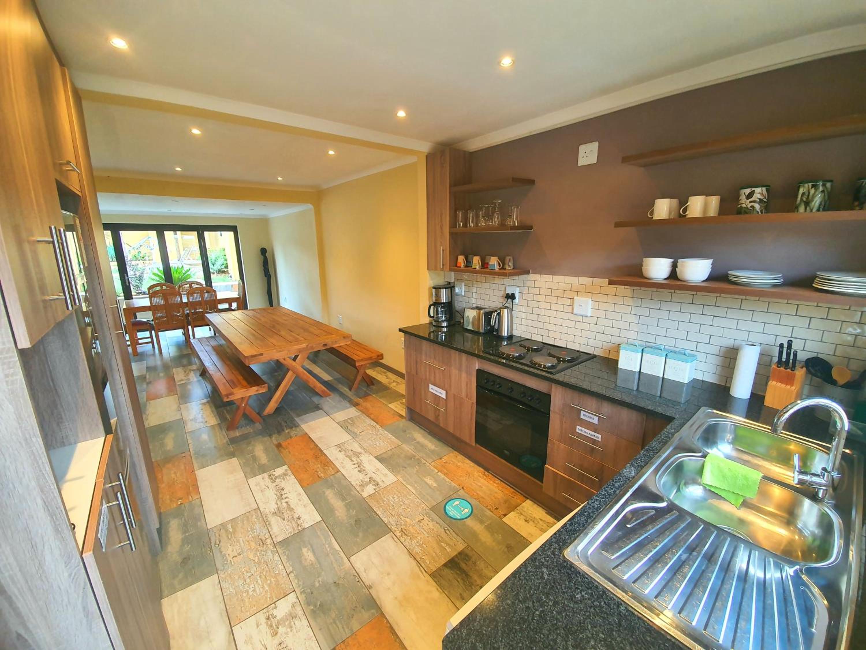 Standard Twin Room - Photo 4