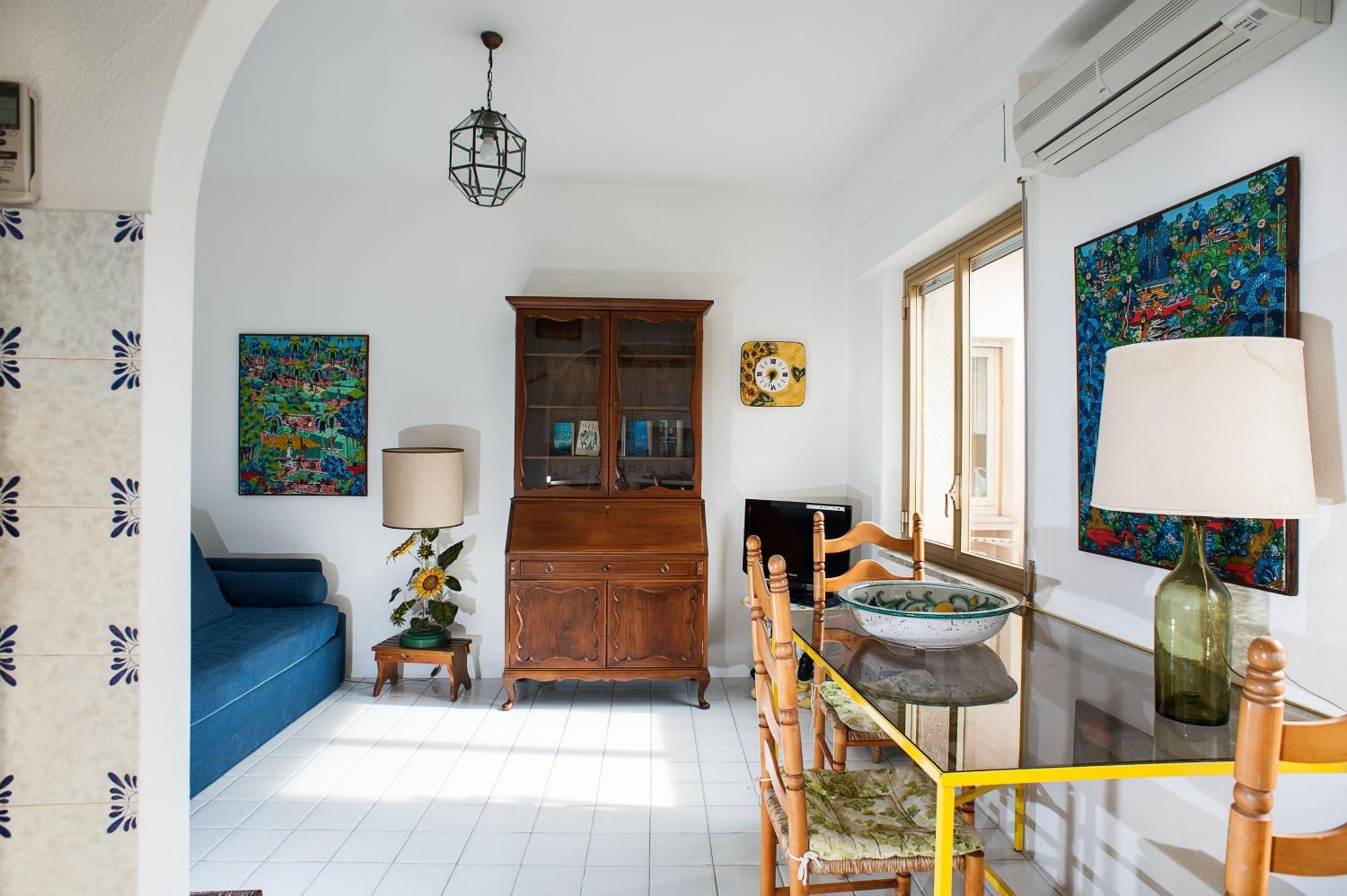 One-Bedroom Apartment with Sea View