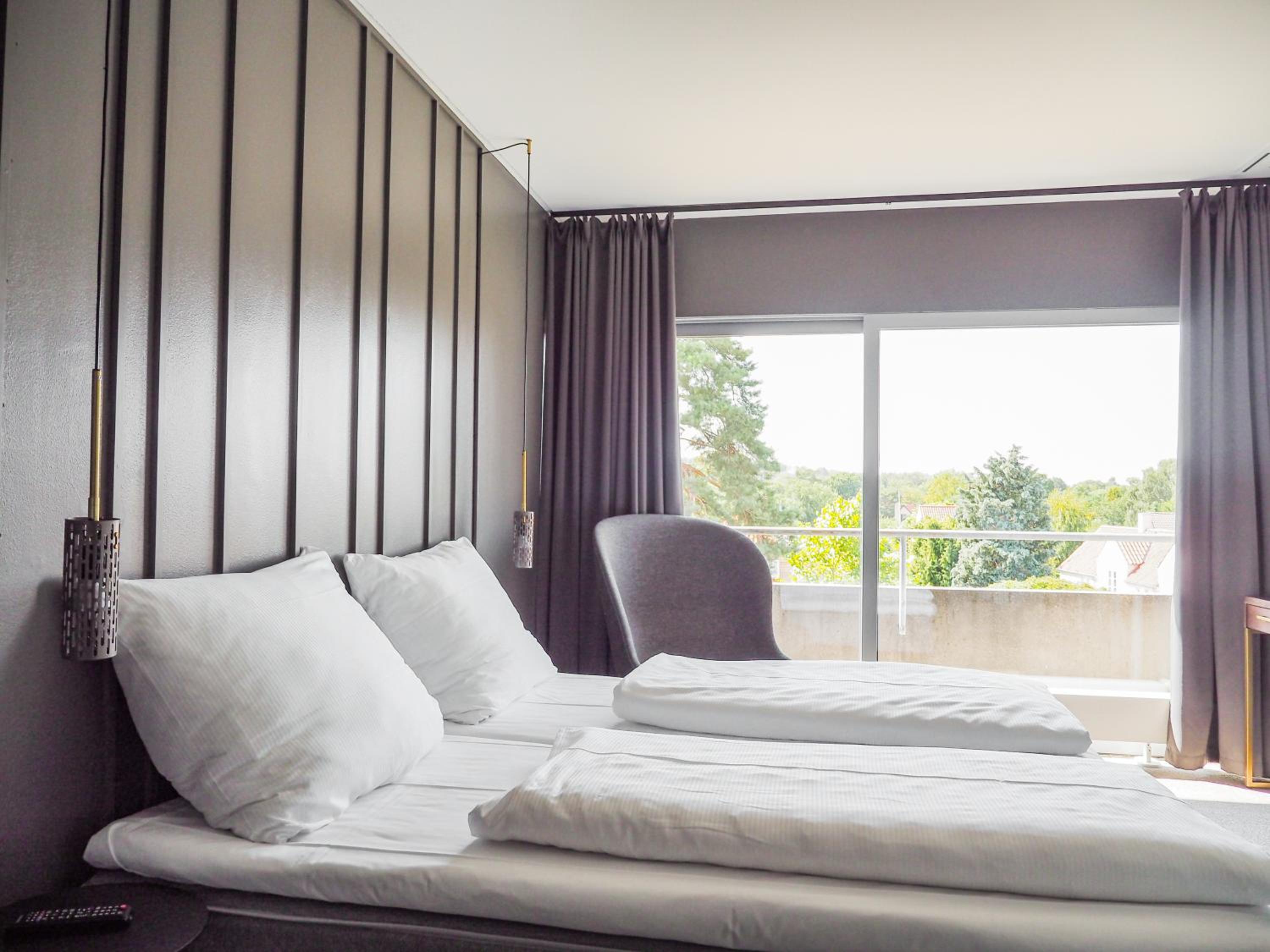 Standard Twin Room - Photo 4