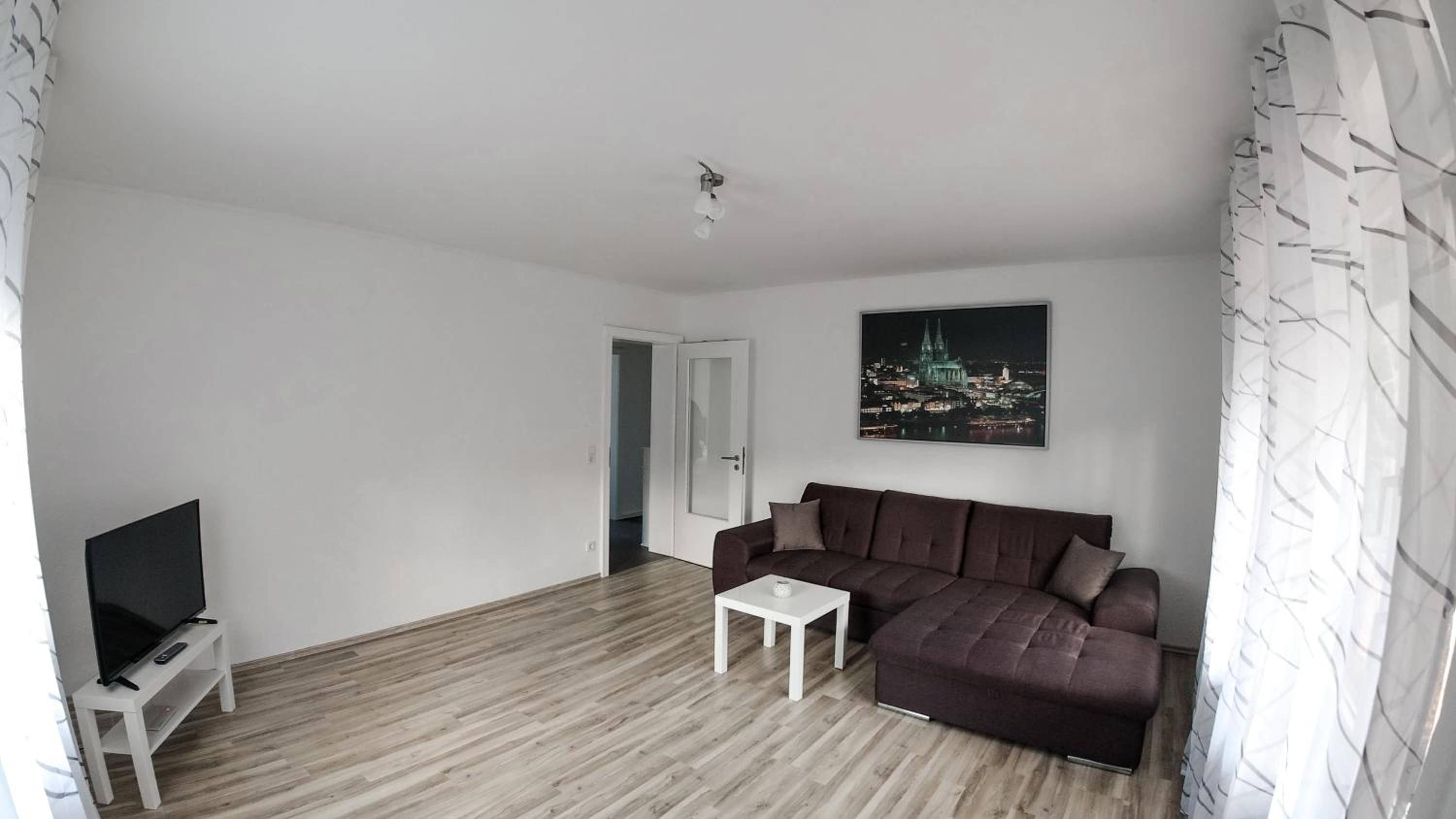 Two-Bedroom Apartment - Photo 2