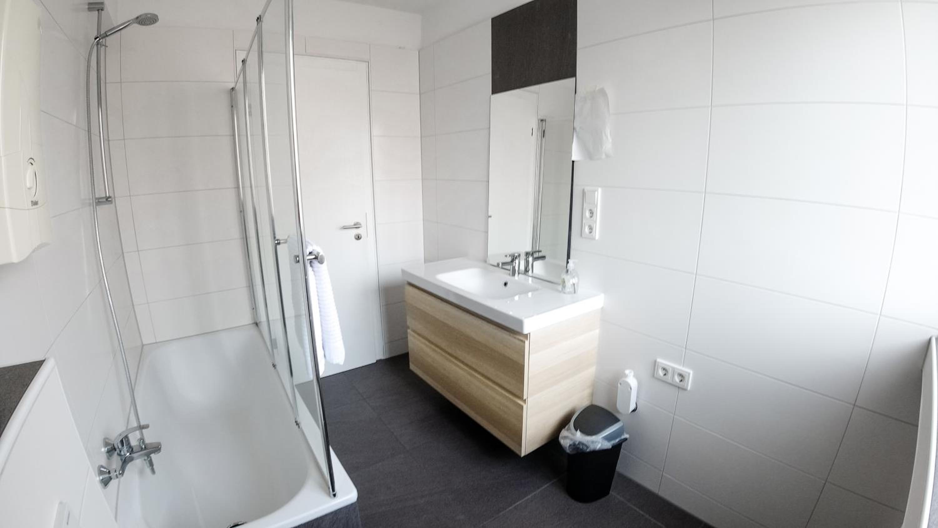 Two-Bedroom Apartment - Photo 30