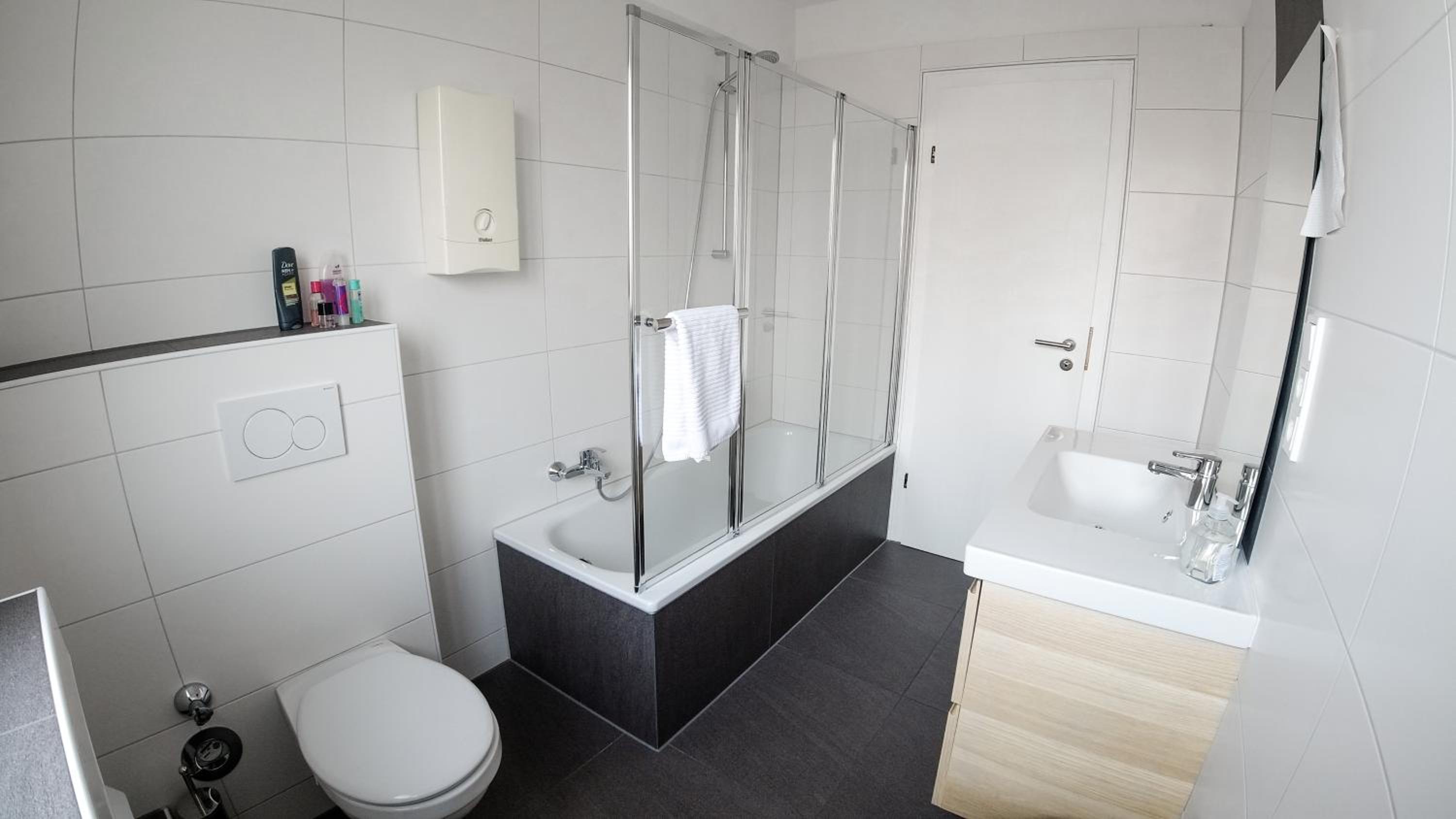 Two-Bedroom Apartment - Photo 31