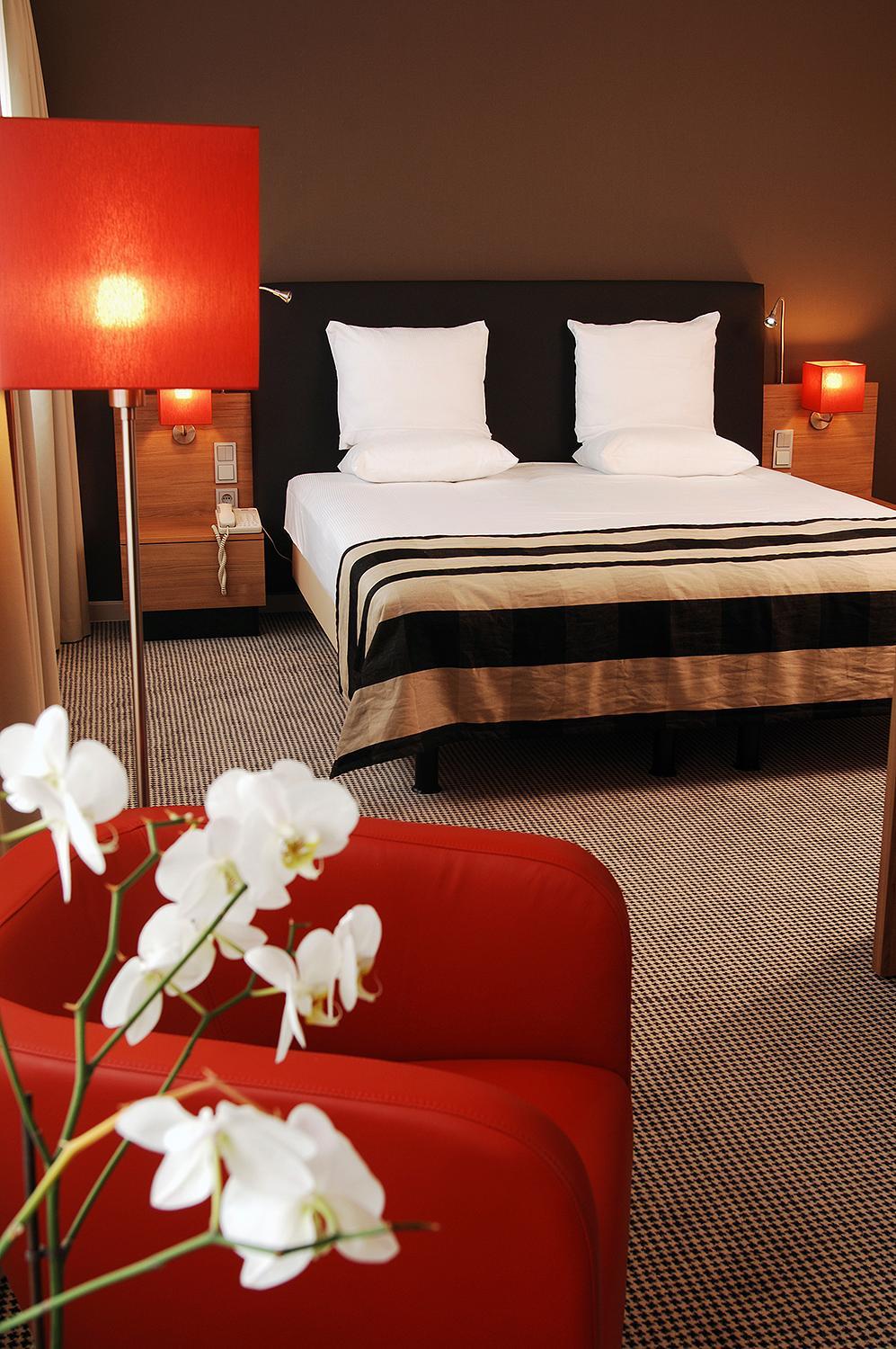 TRIBE MAX Double Room with Sleeper Chair - Photo 1