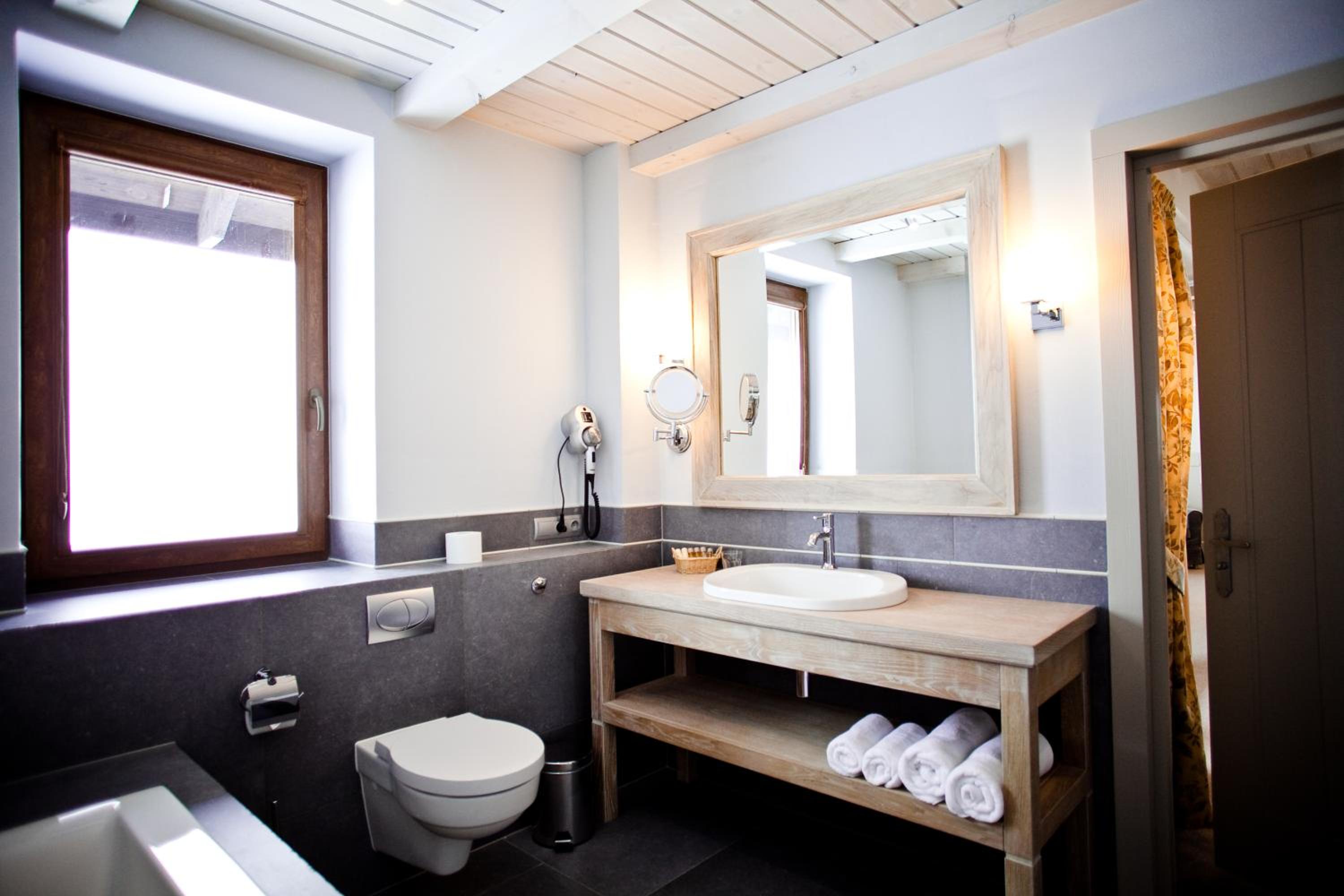 Superior Double or Twin Room - Photo 6