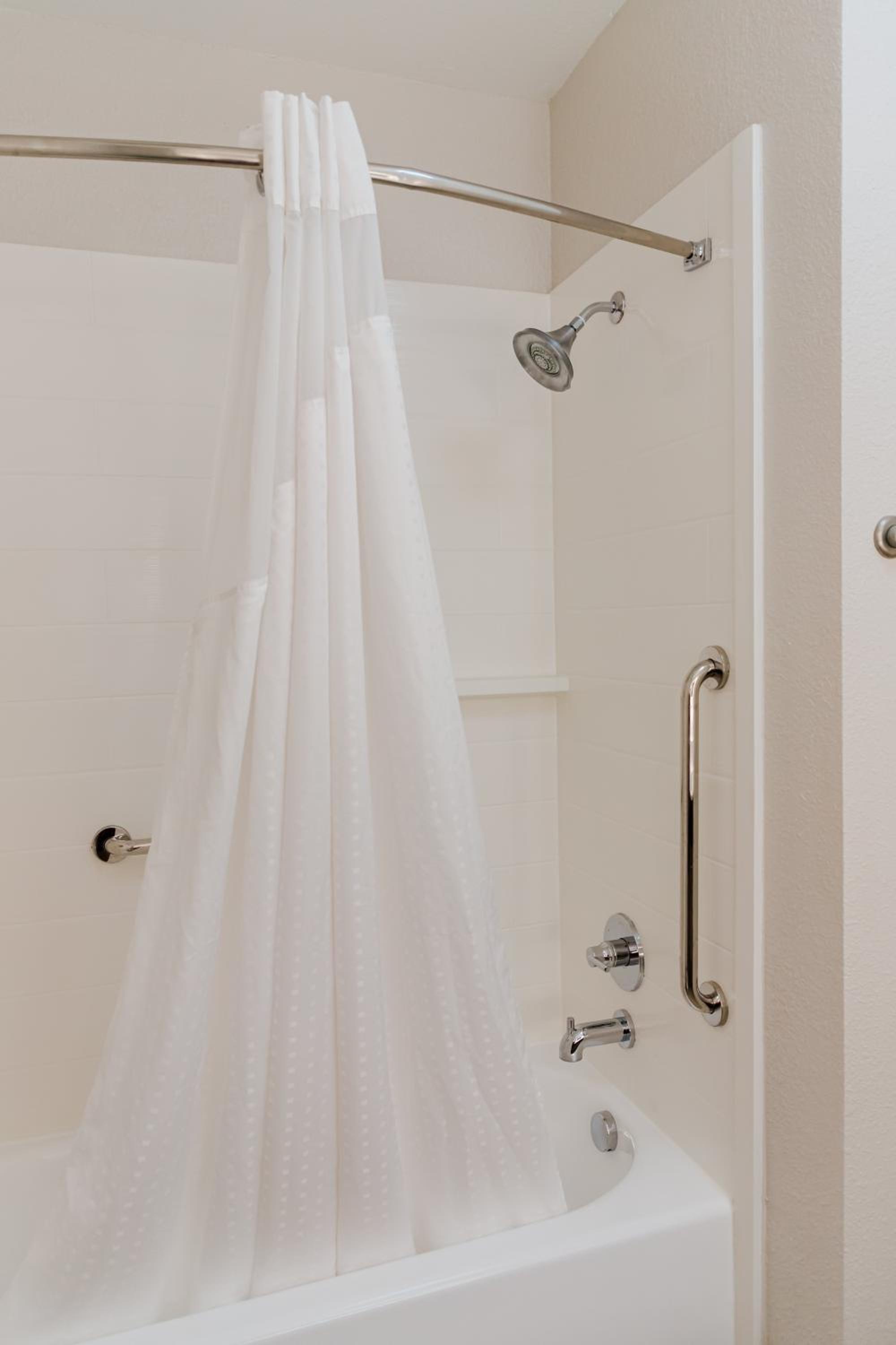 Standard King Room - Photo 4