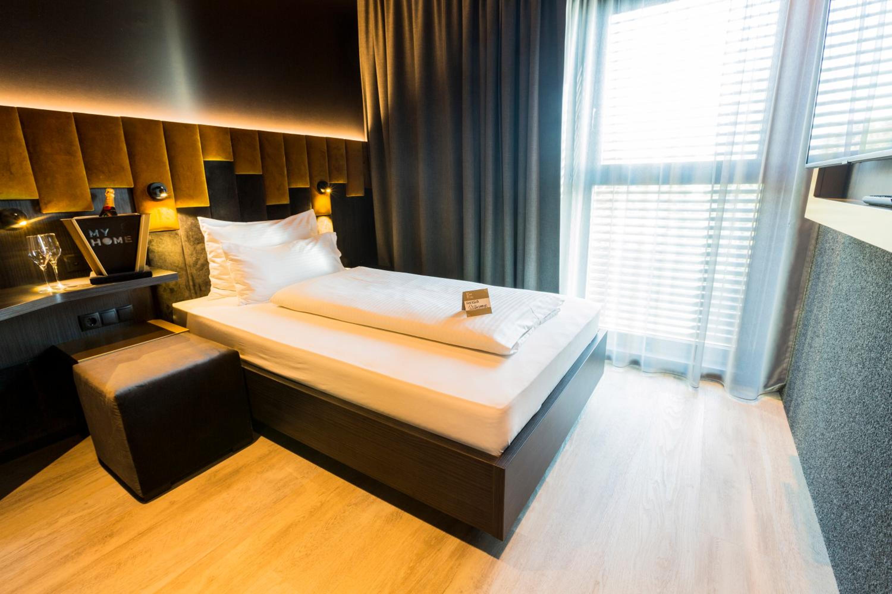 Single Room photo 2