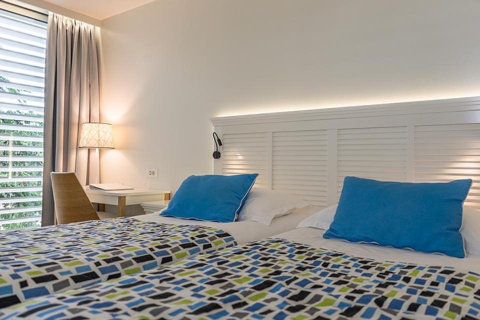 Double or Twin Room with Balcony and Courtyard View - Photo 3
