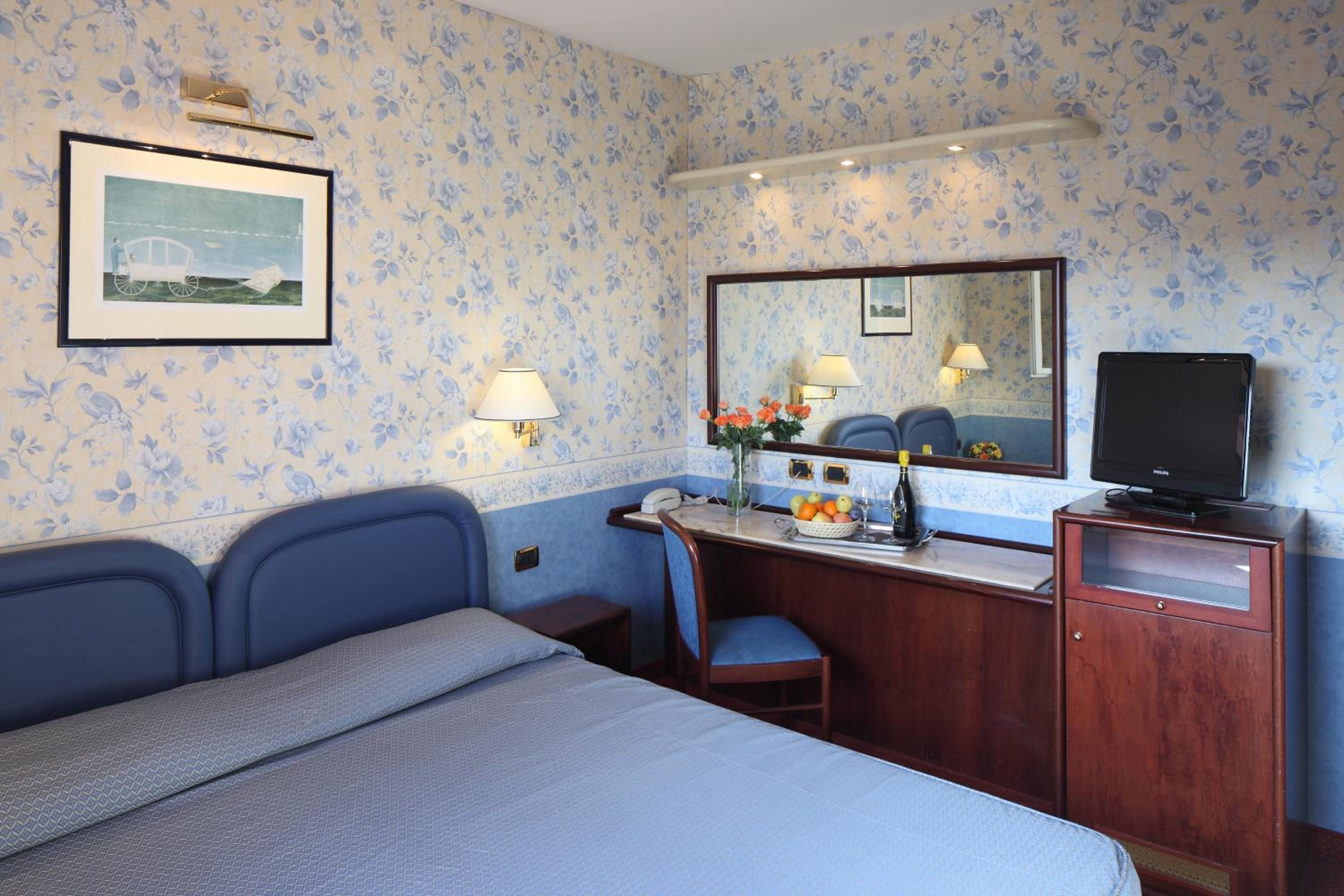 Double Or Twin Room - Photo 11