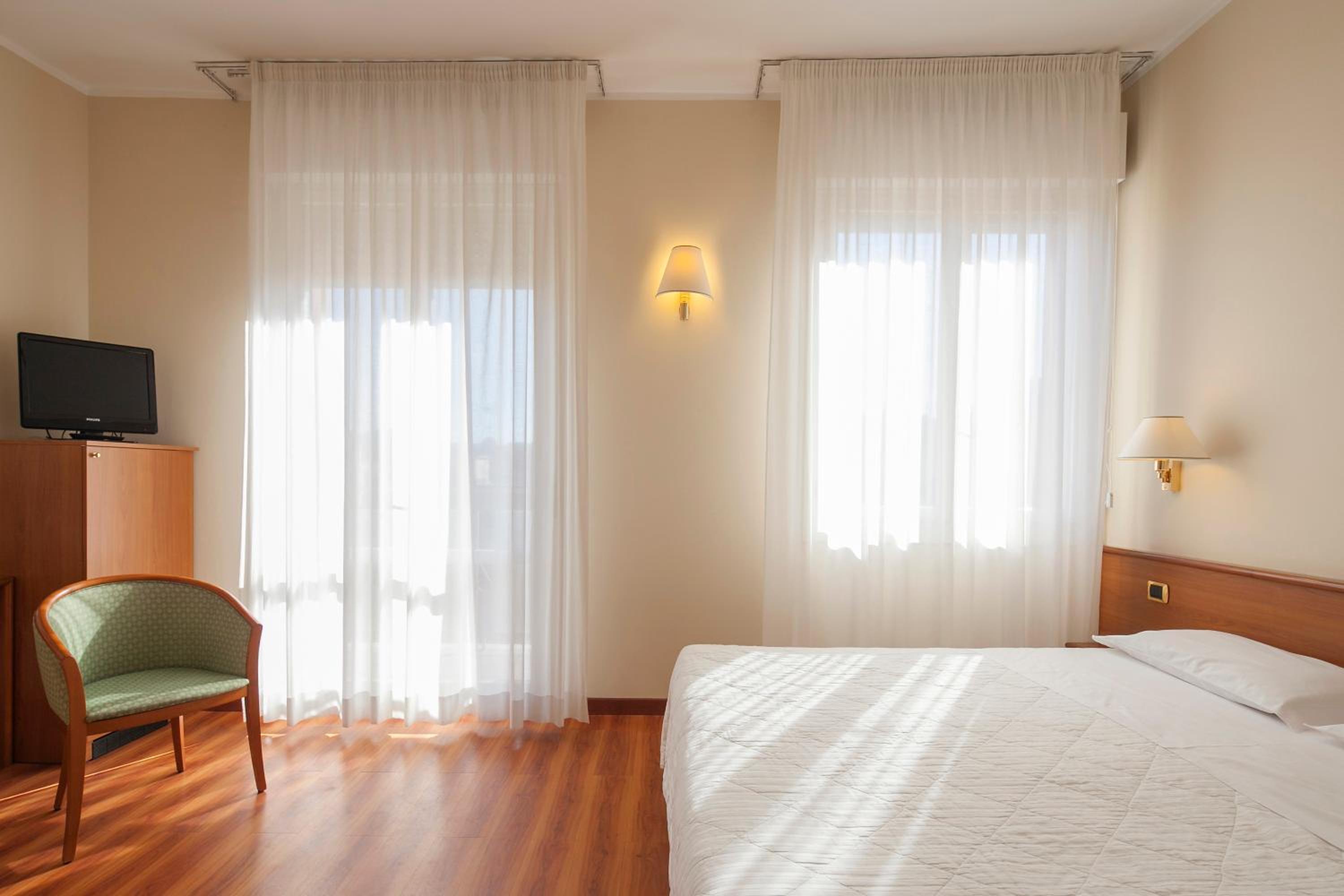 Double Or Twin Room - Photo 1