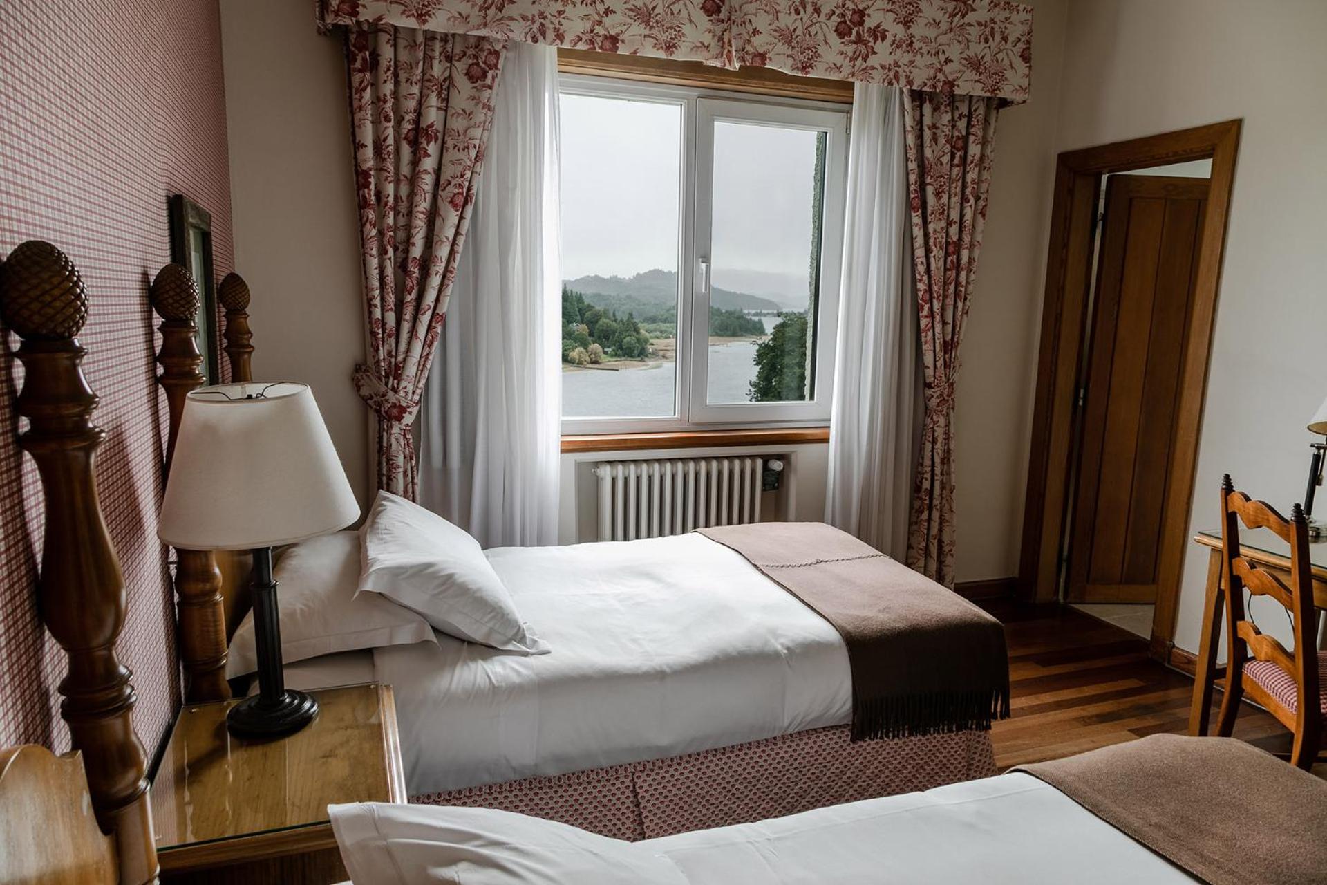 Twin Room with Lake View