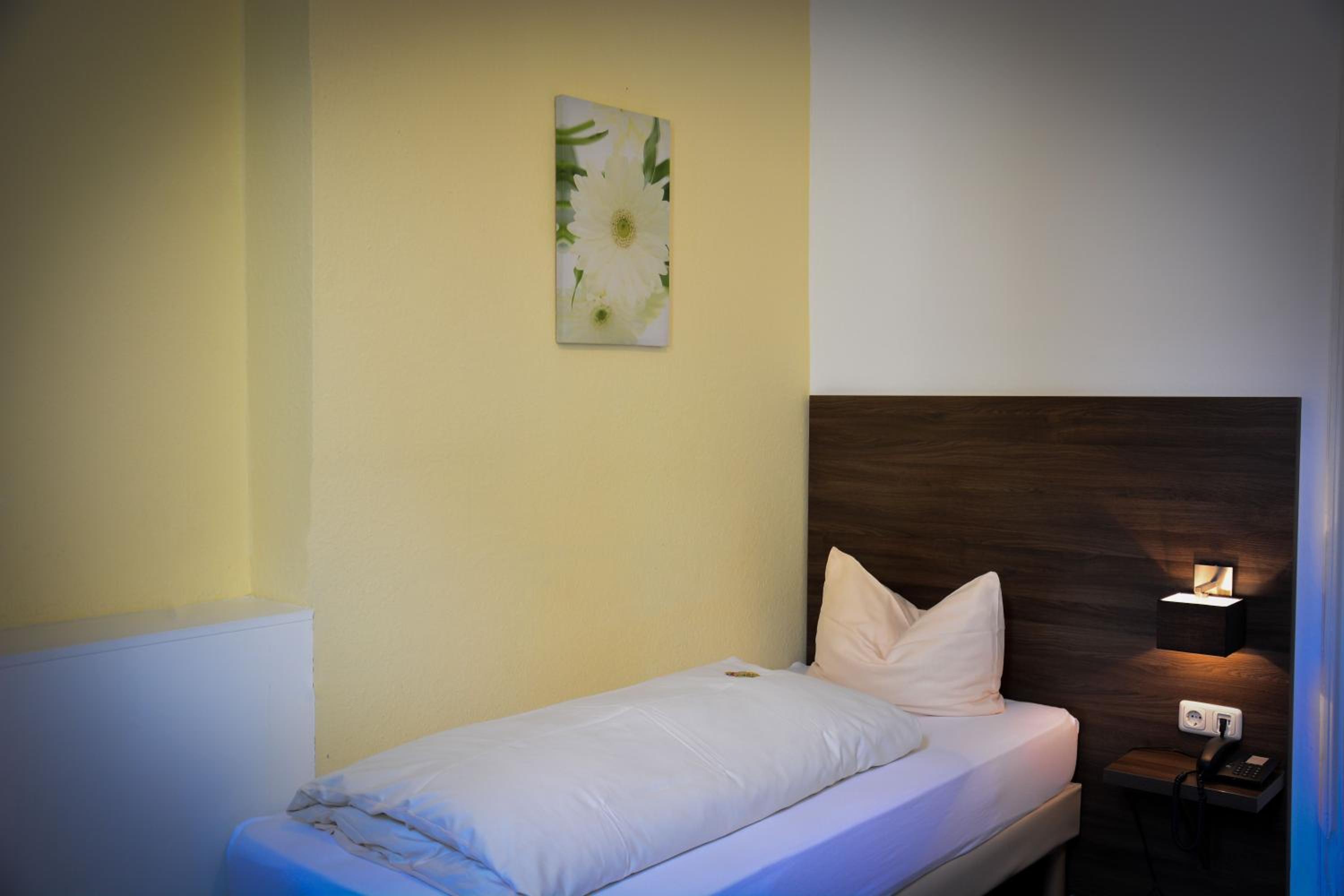 Single Room photo 3