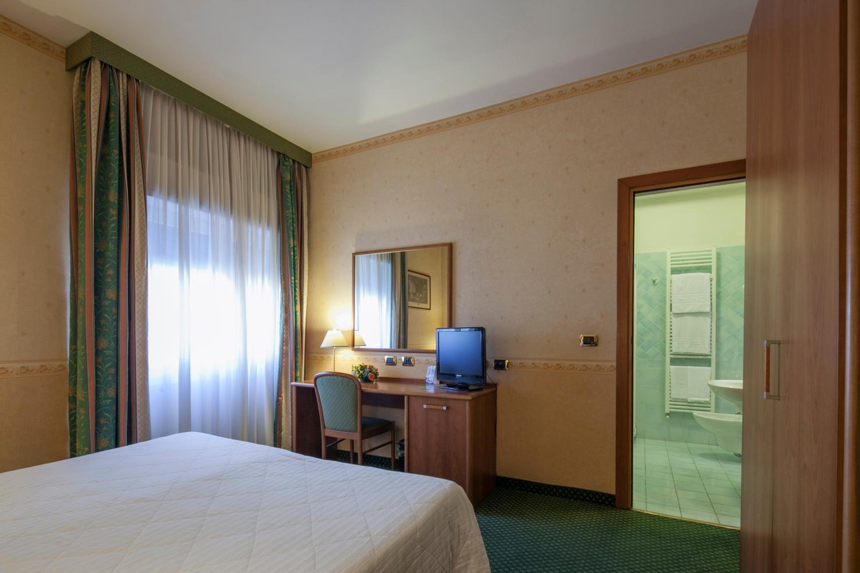 Double Or Twin Room - Photo 14