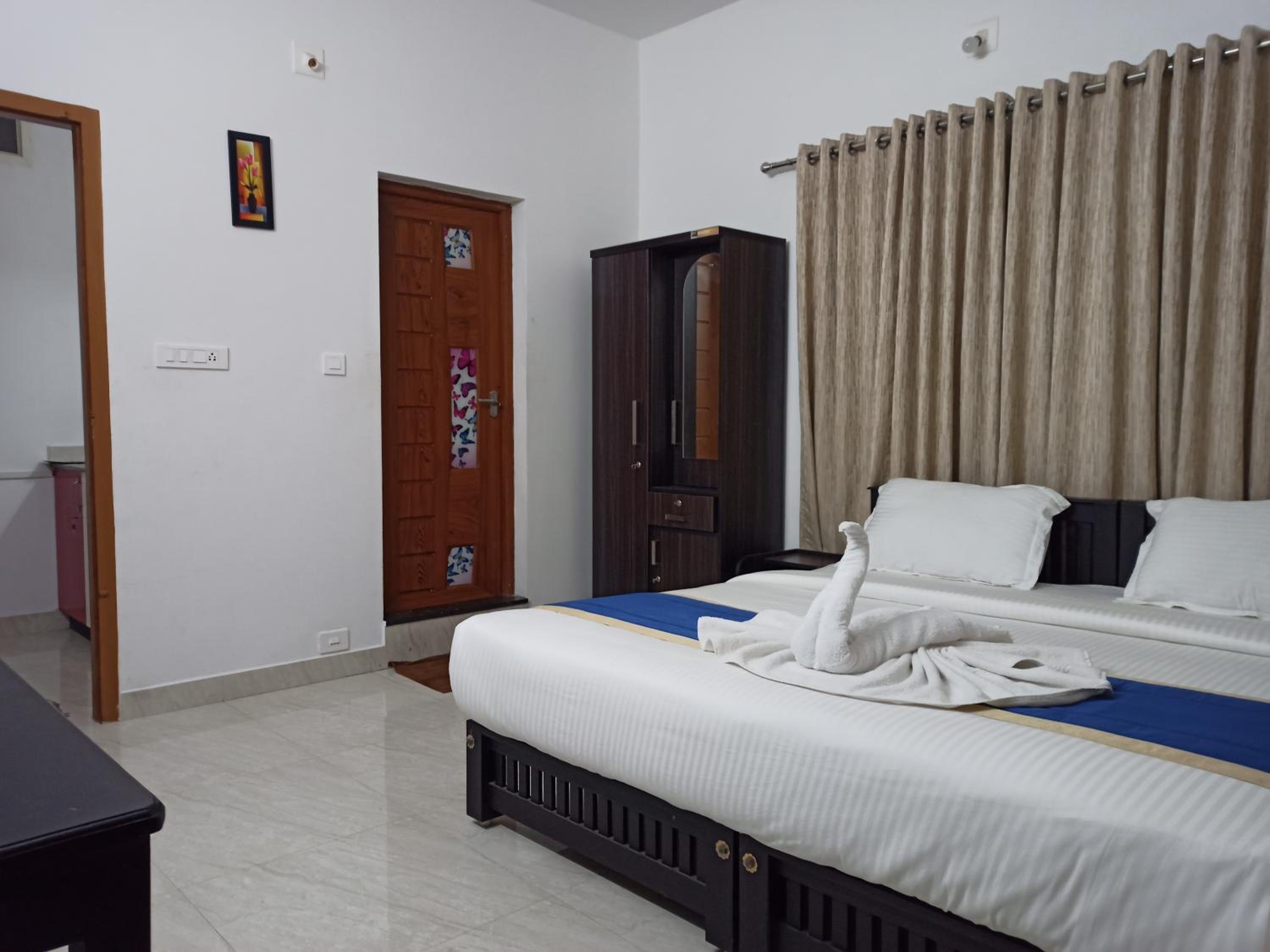 Three-Bedroom Villa photo 1