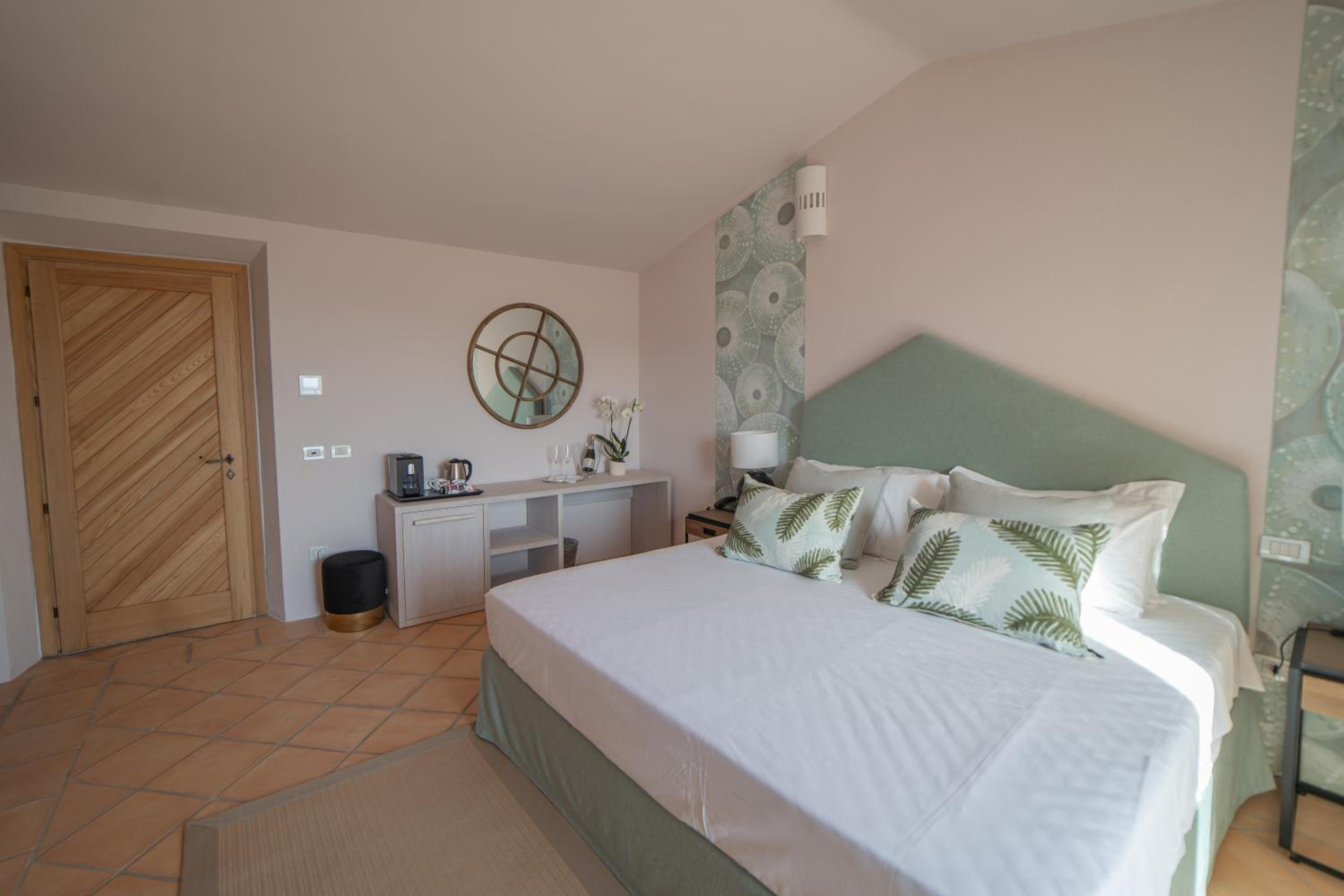Double Room with Sea View - Photo 2