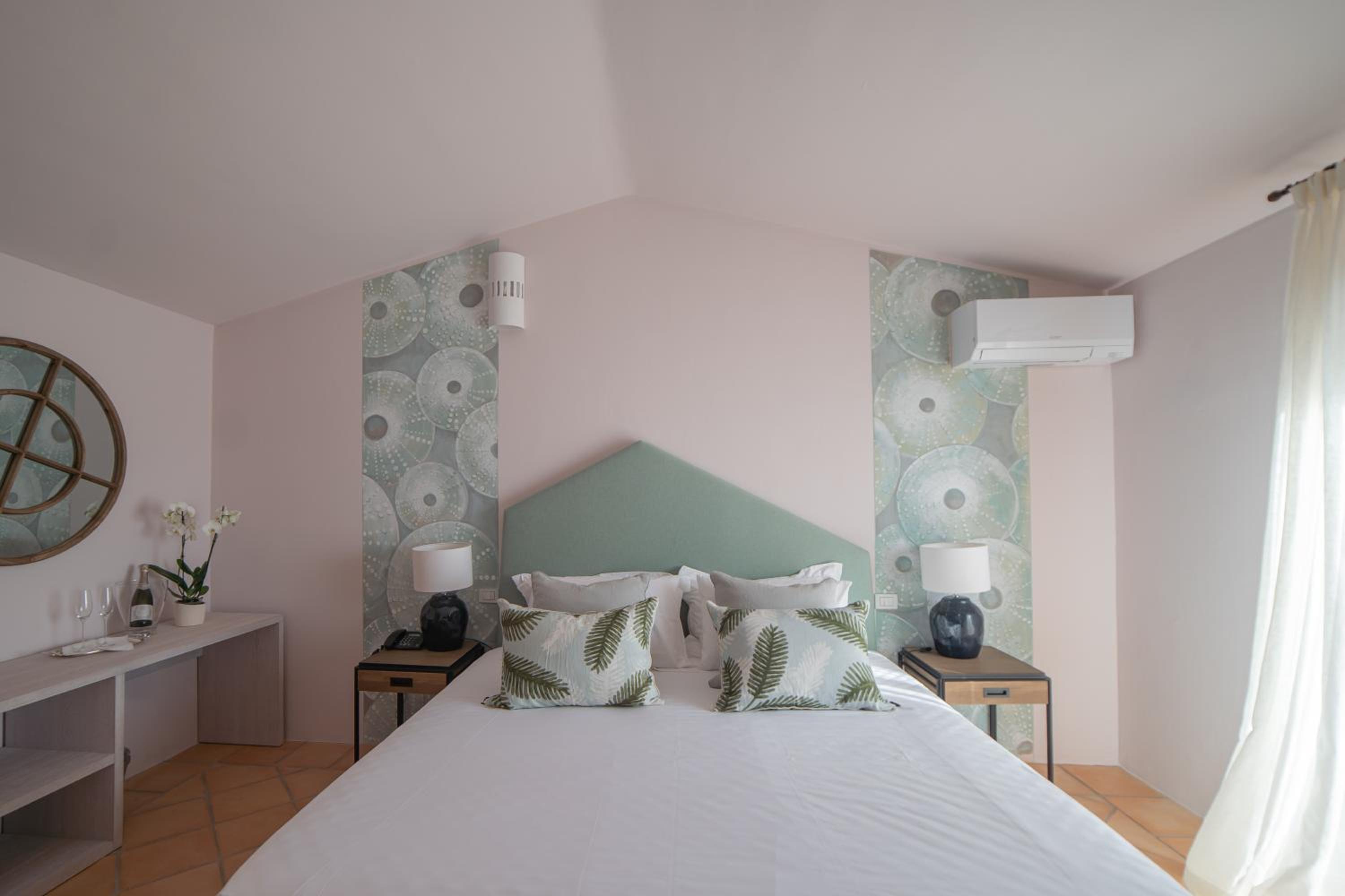 Double Room with Sea View - Photo 13