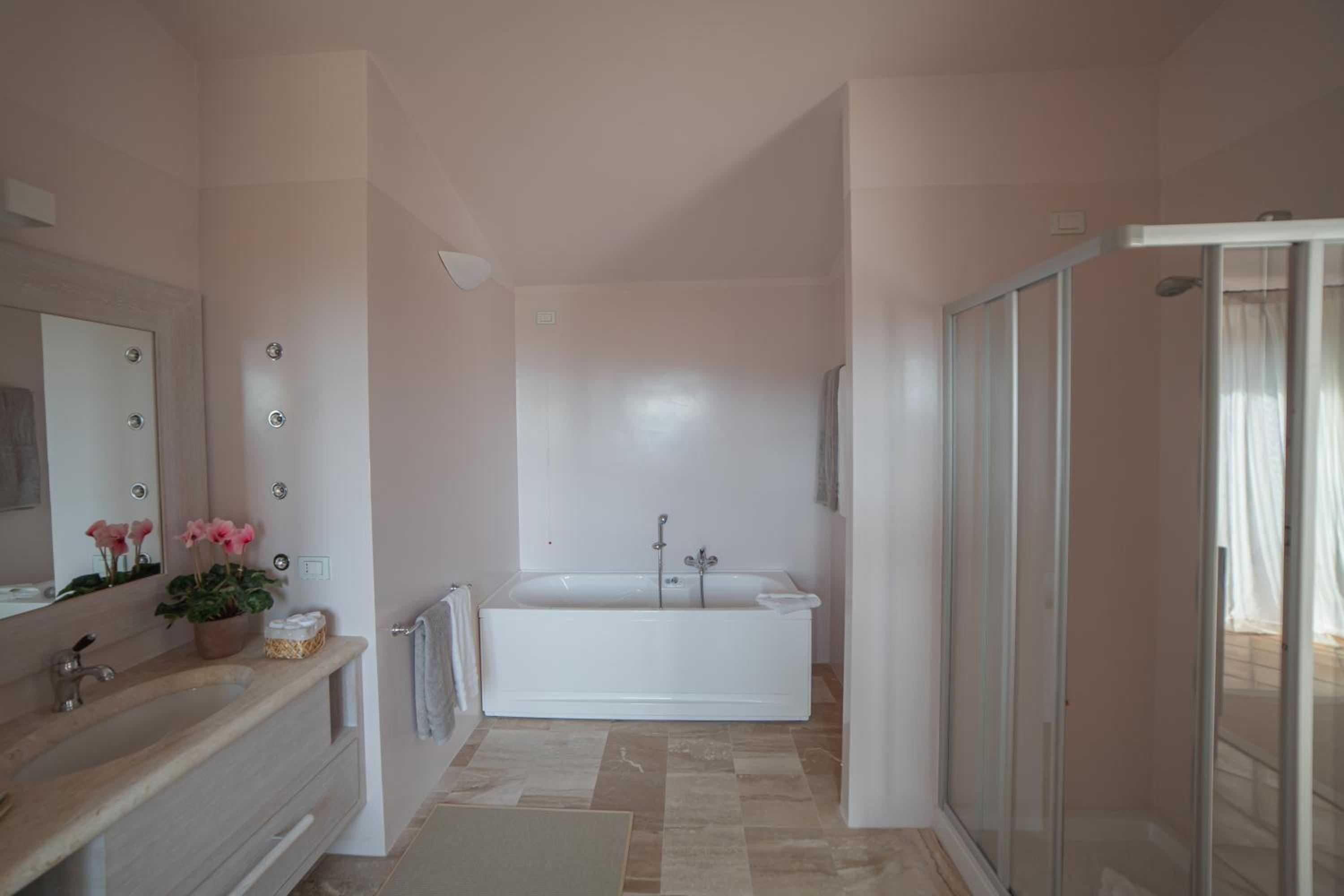 Double Room with Sea View - Photo 16