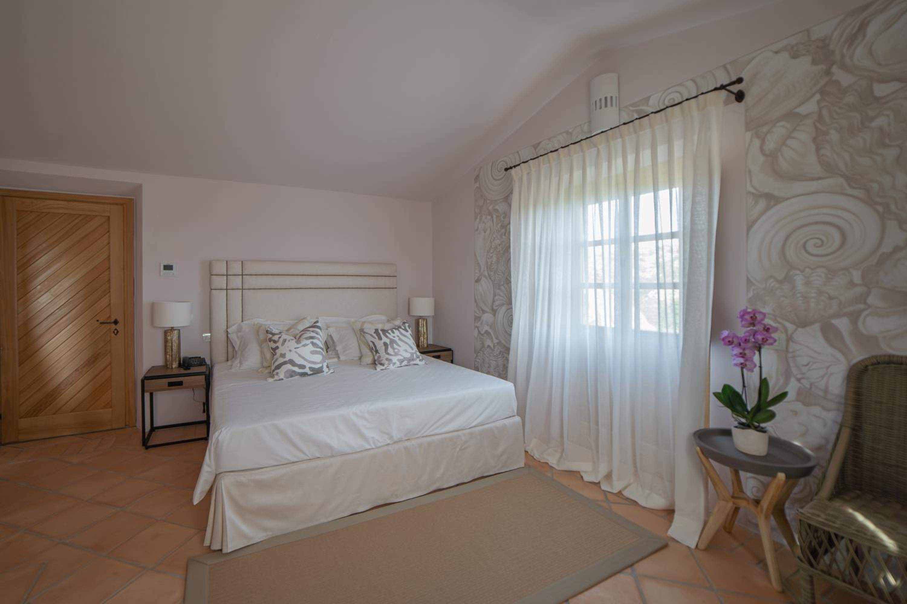 Double Room with Sea View - Photo 9