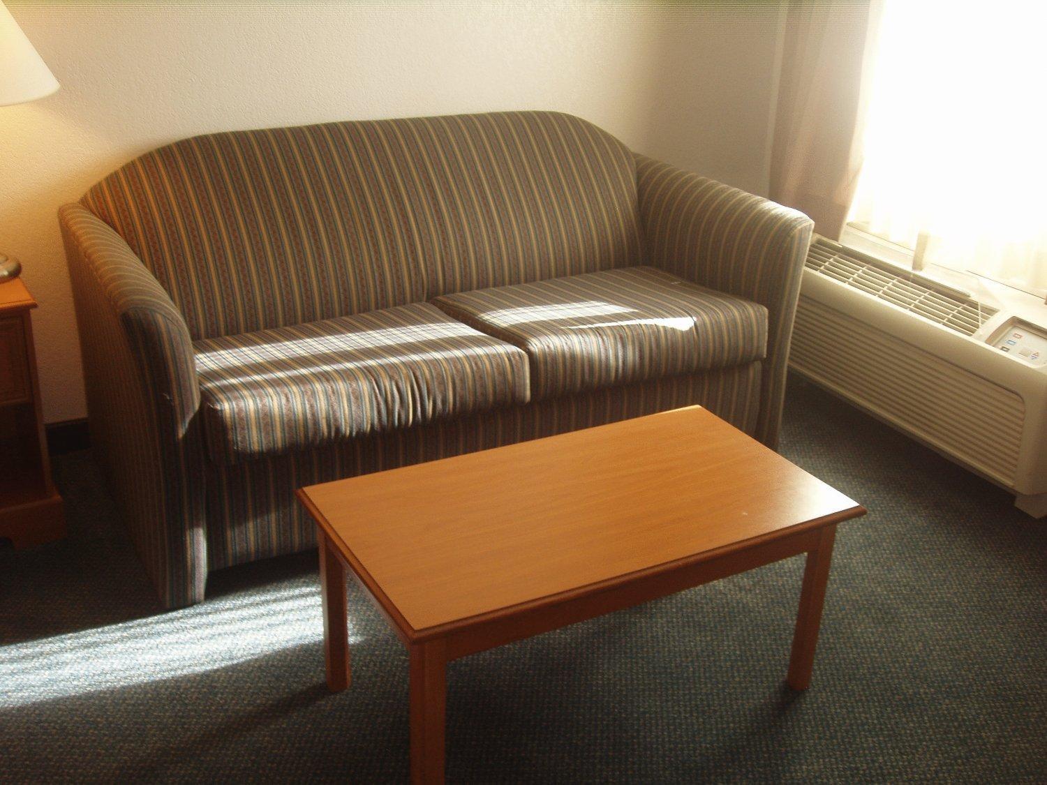 King Room - Non-Smoking - Photo 6