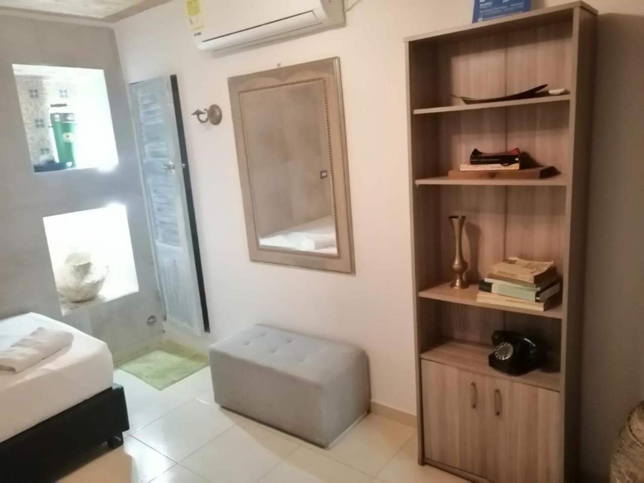 Double or Twin Room with Private Bathroom photo 2