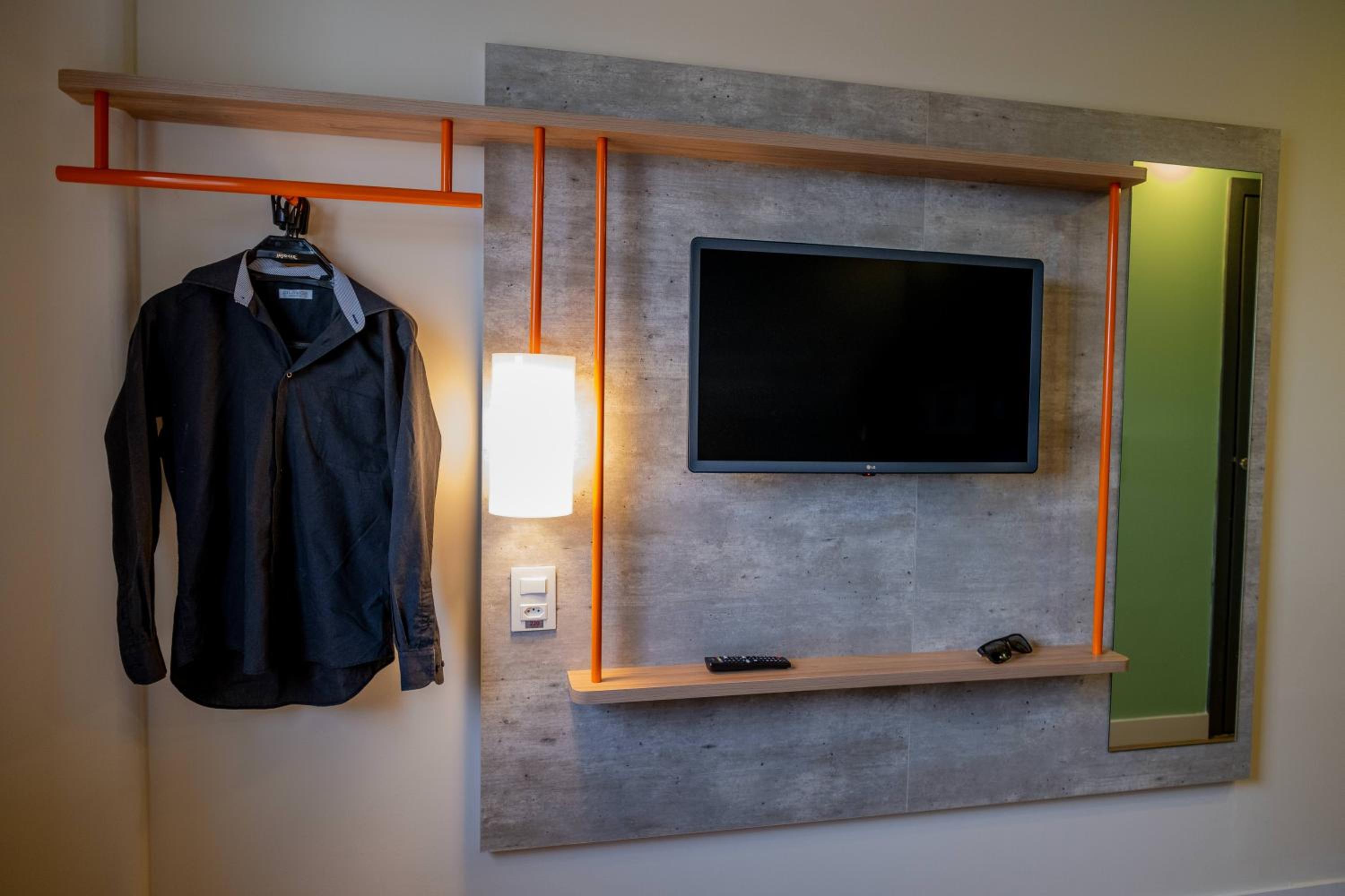 Standard Double Room - Photo 8