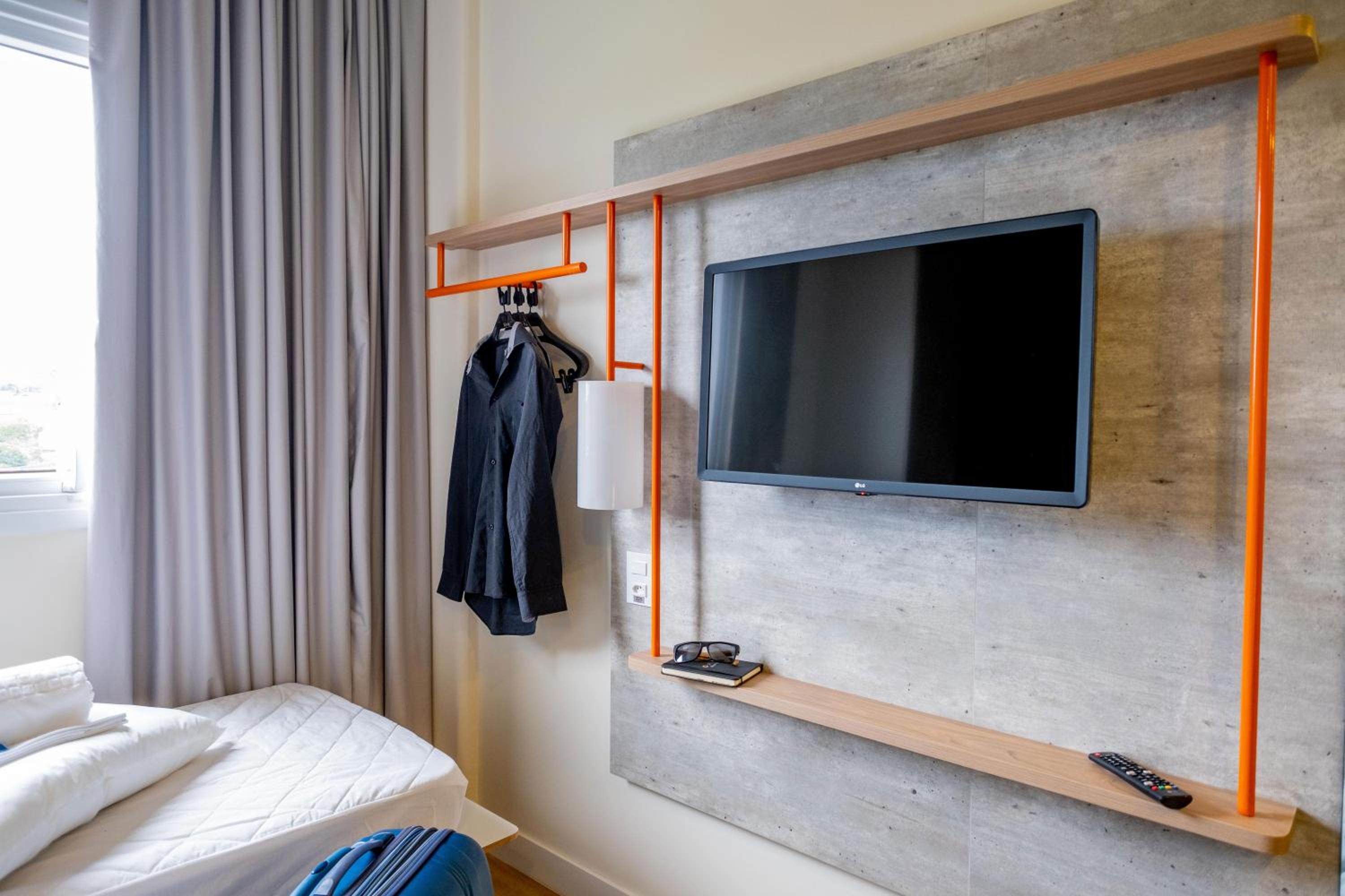 Standard Double Room with Single Bed - Photo 8