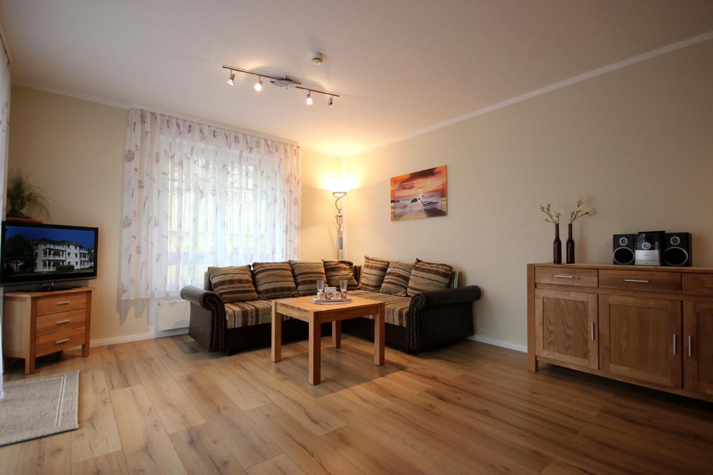 Apartment photo 2