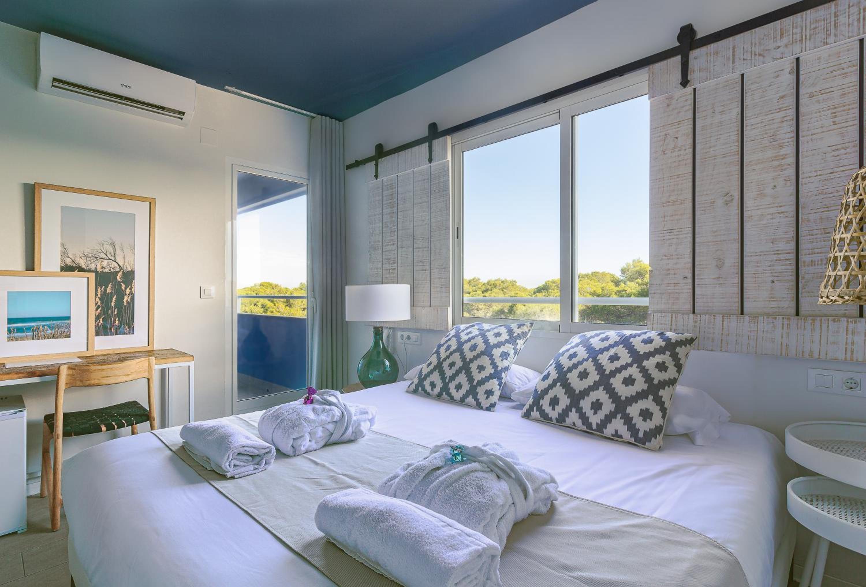 Deluxe Double Room with Spa Bath  - Photo 1
