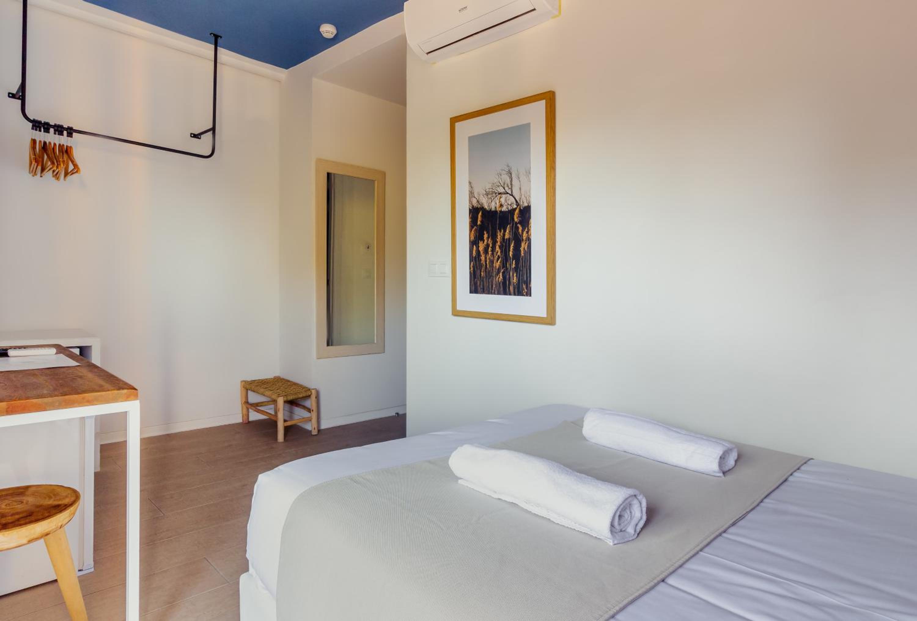 Double Room Individual Use - Photo 1