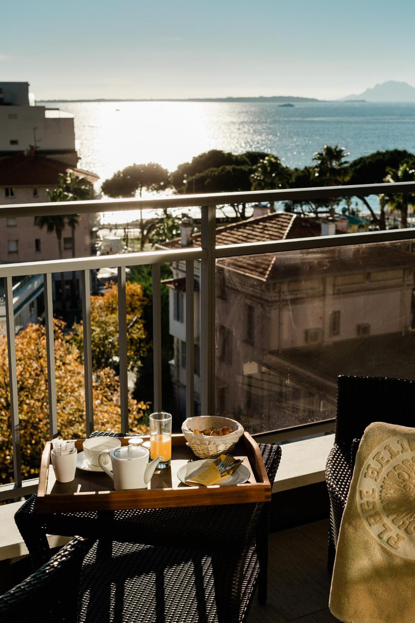 Deluxe Room with Sea View - Photo 6