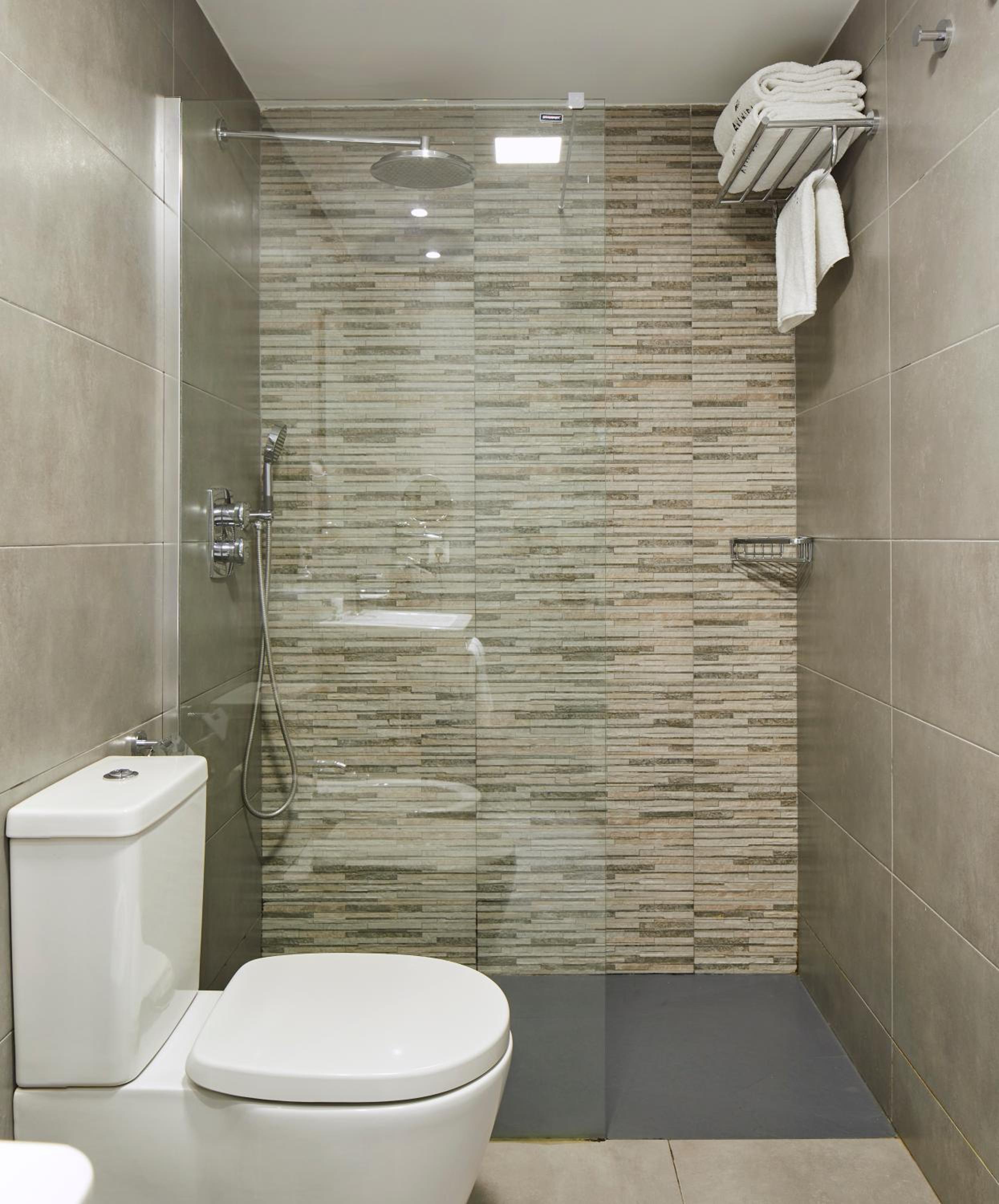 Double or Twin Room - Photo 6