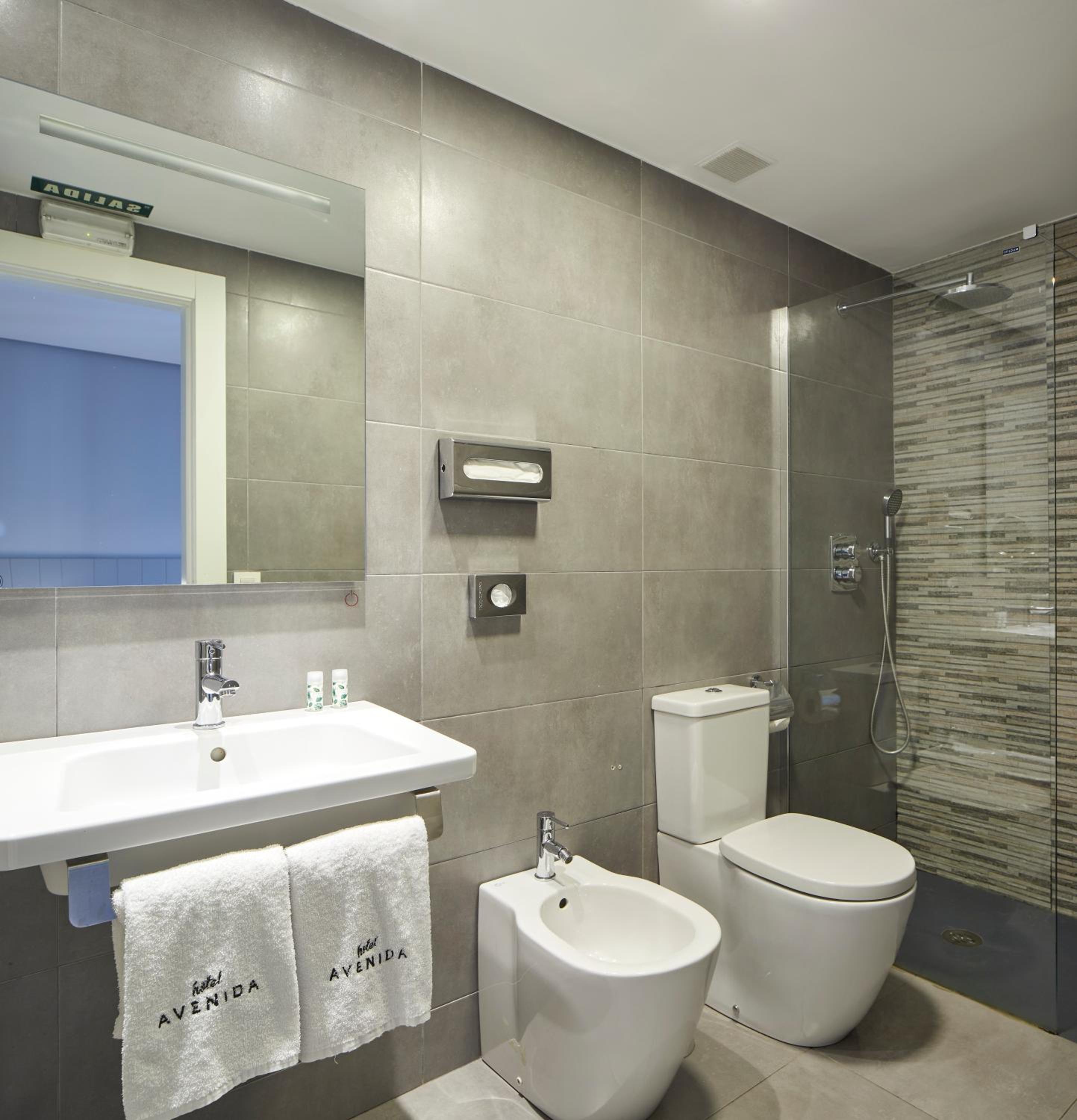 Double or Twin Room - Photo 7