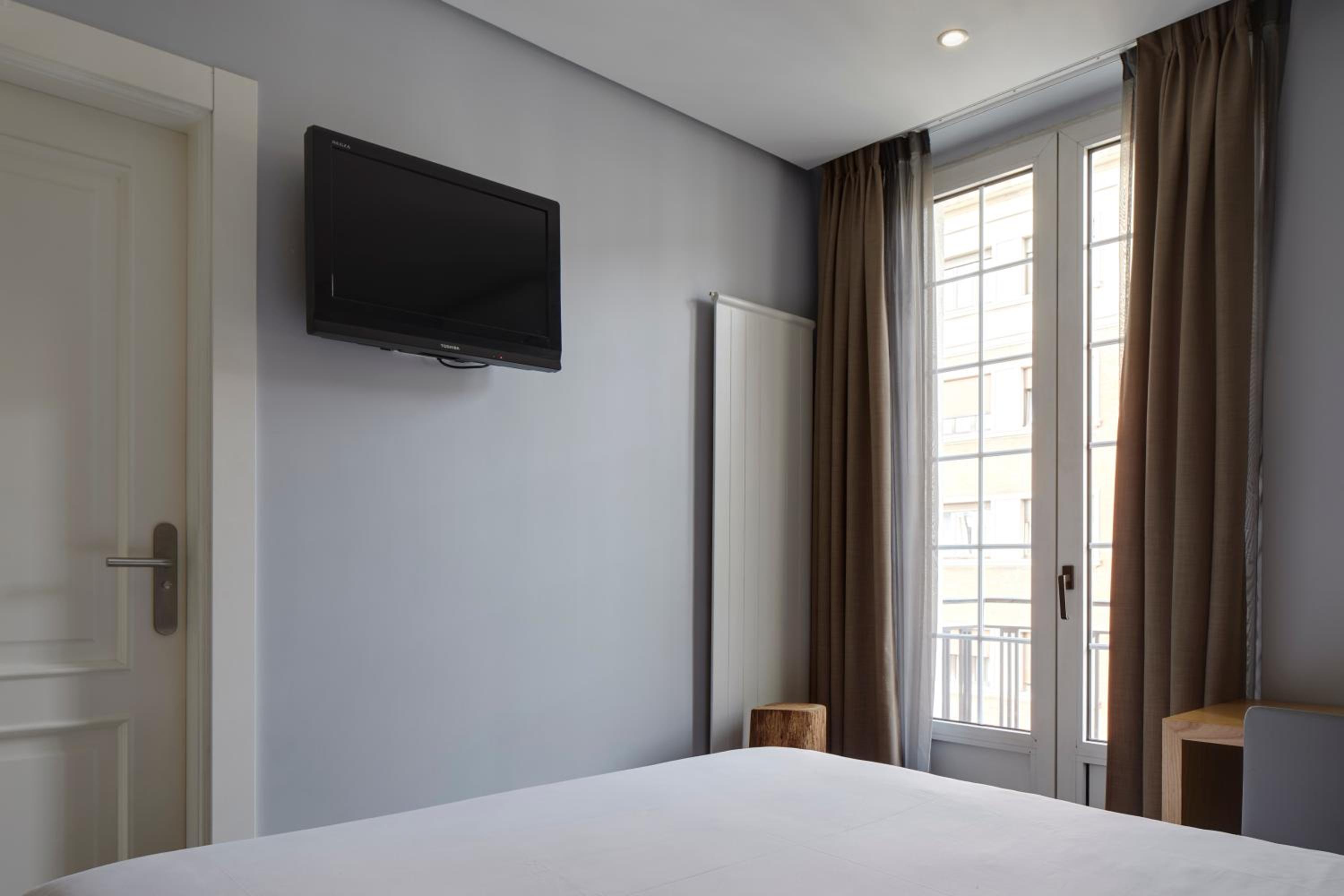 Double or Twin Room - Photo 1