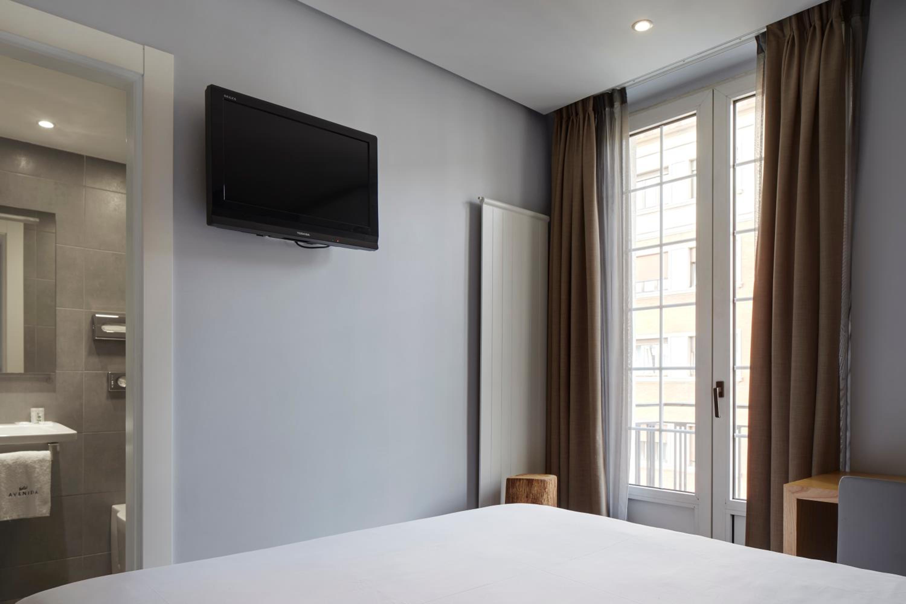 Double or Twin Room - Photo 3
