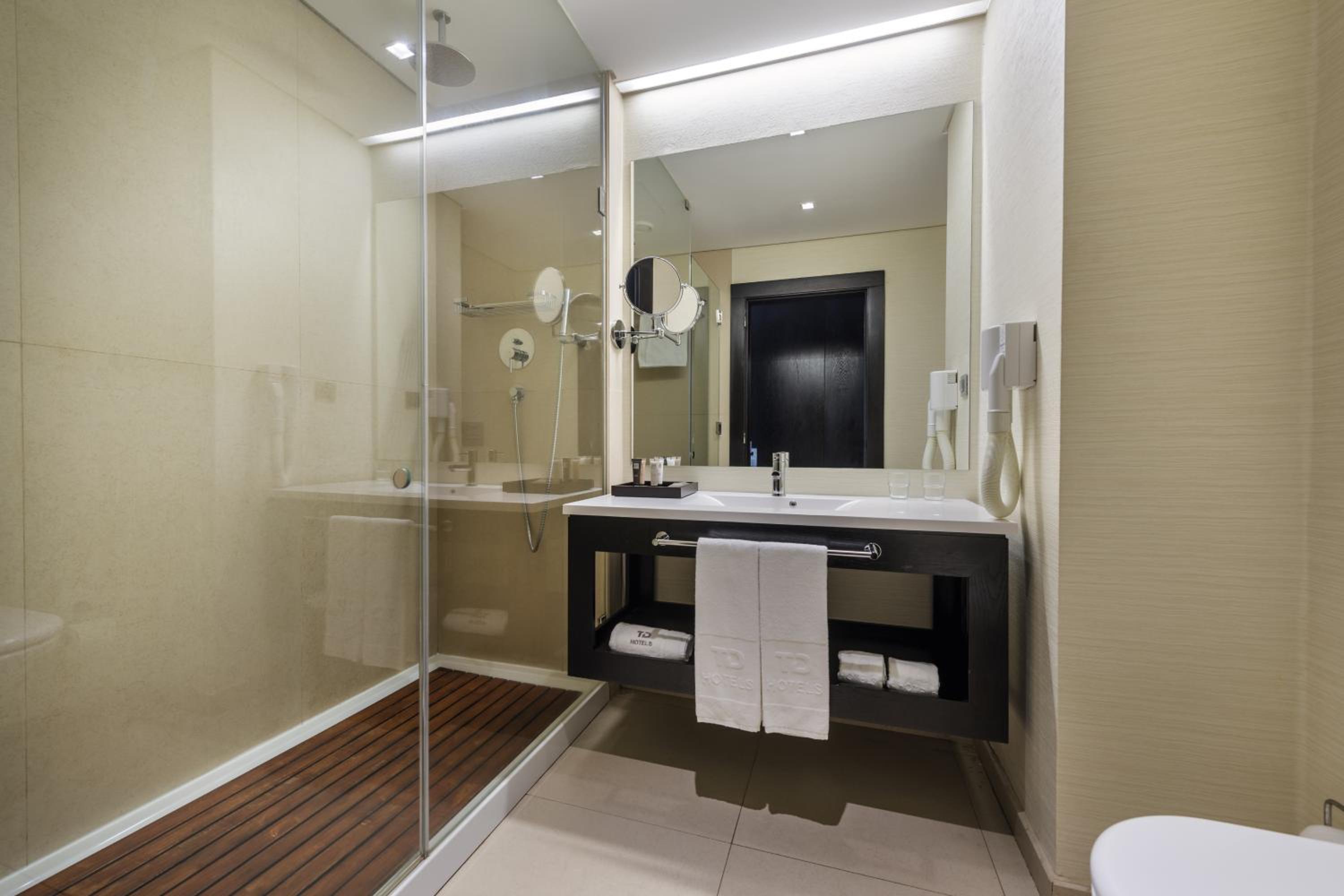Twin Room with City View