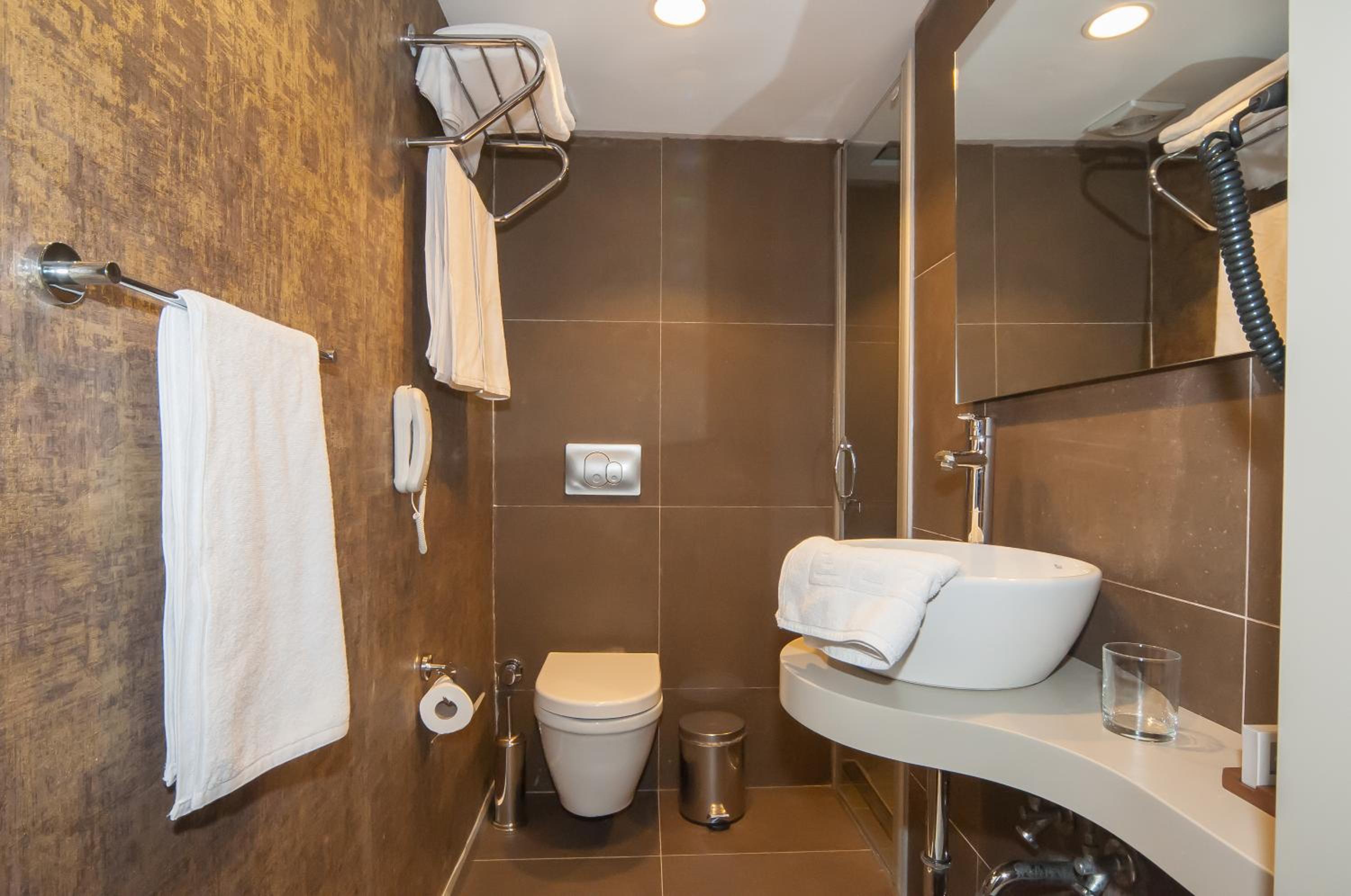 Two-Bedroom Suite photo 2
