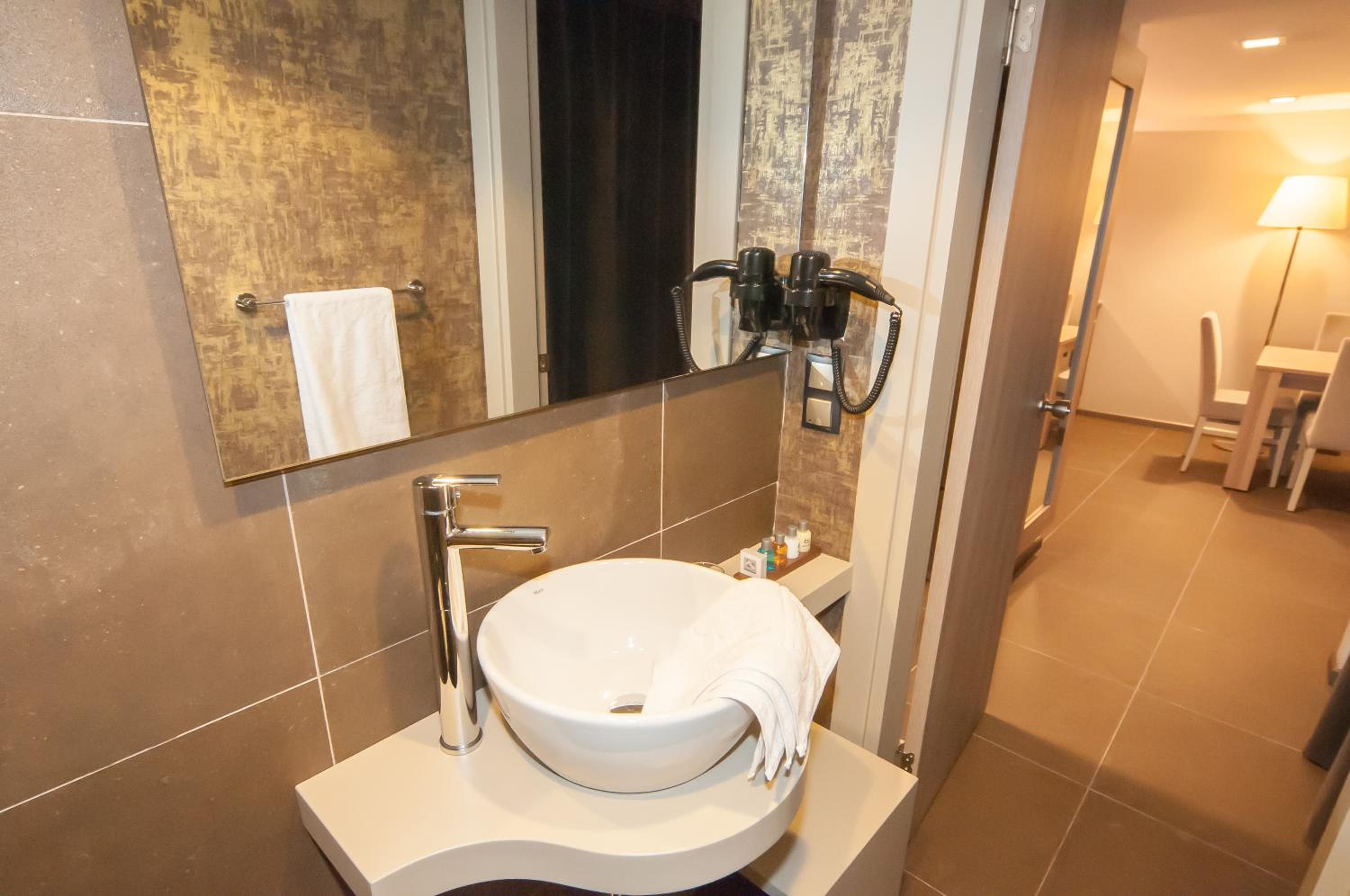 Two-Bedroom Suite photo 3