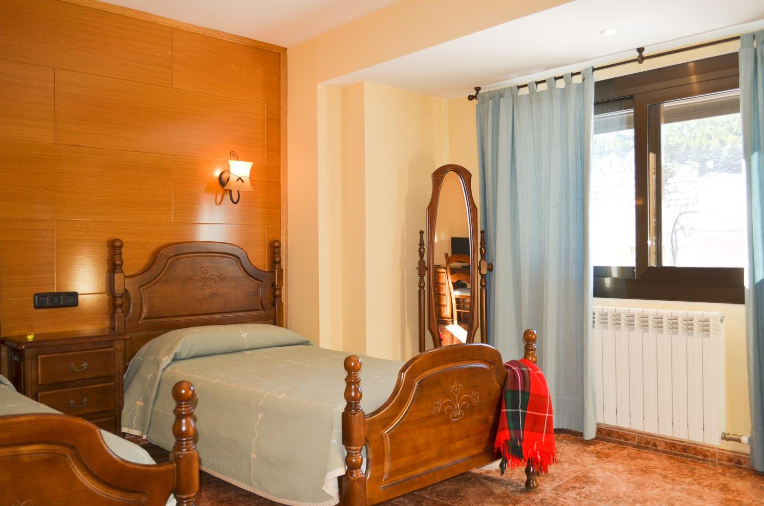 Twin Room - Photo 4