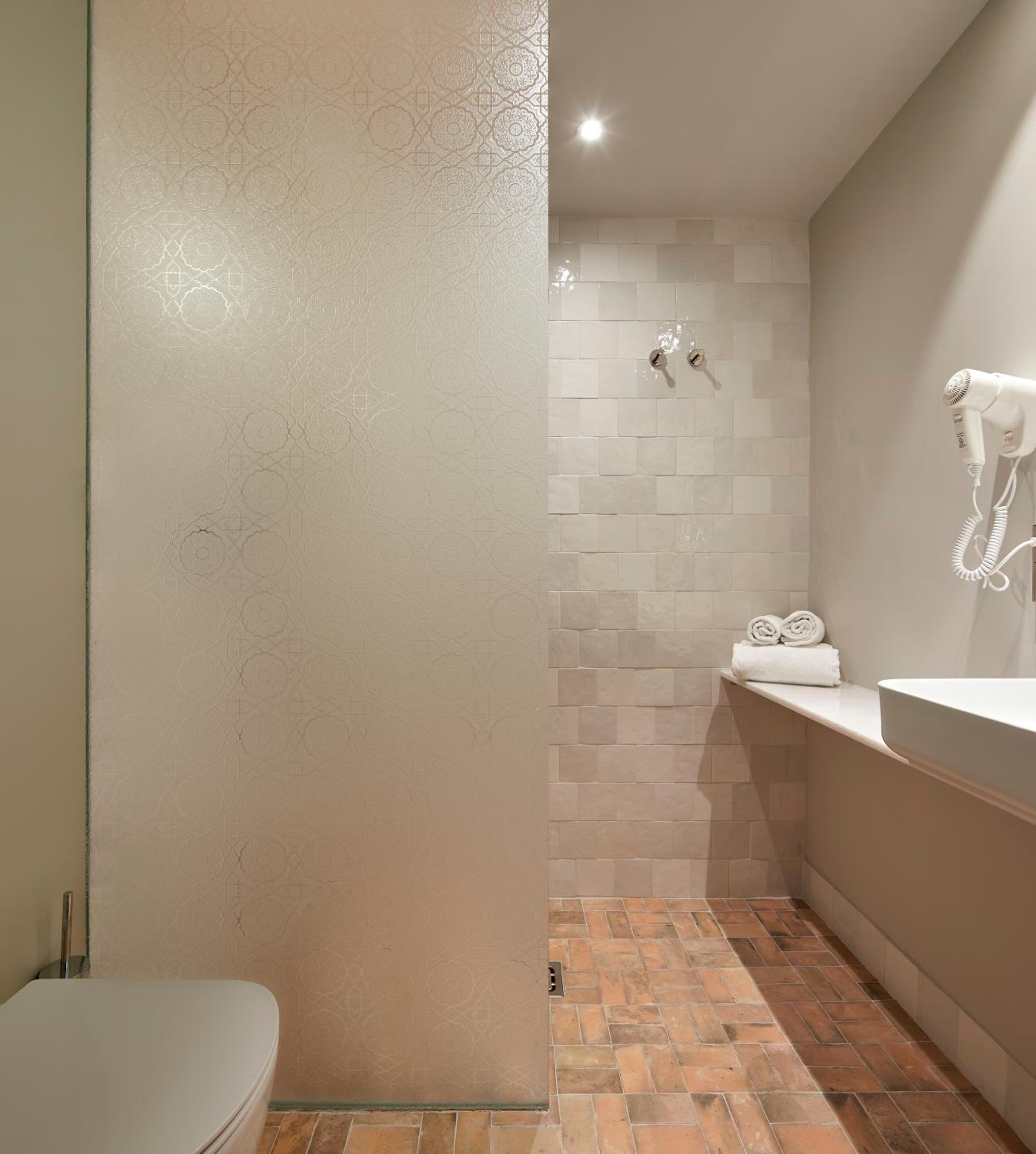 Two-Bedroom Apartment - Photo 2