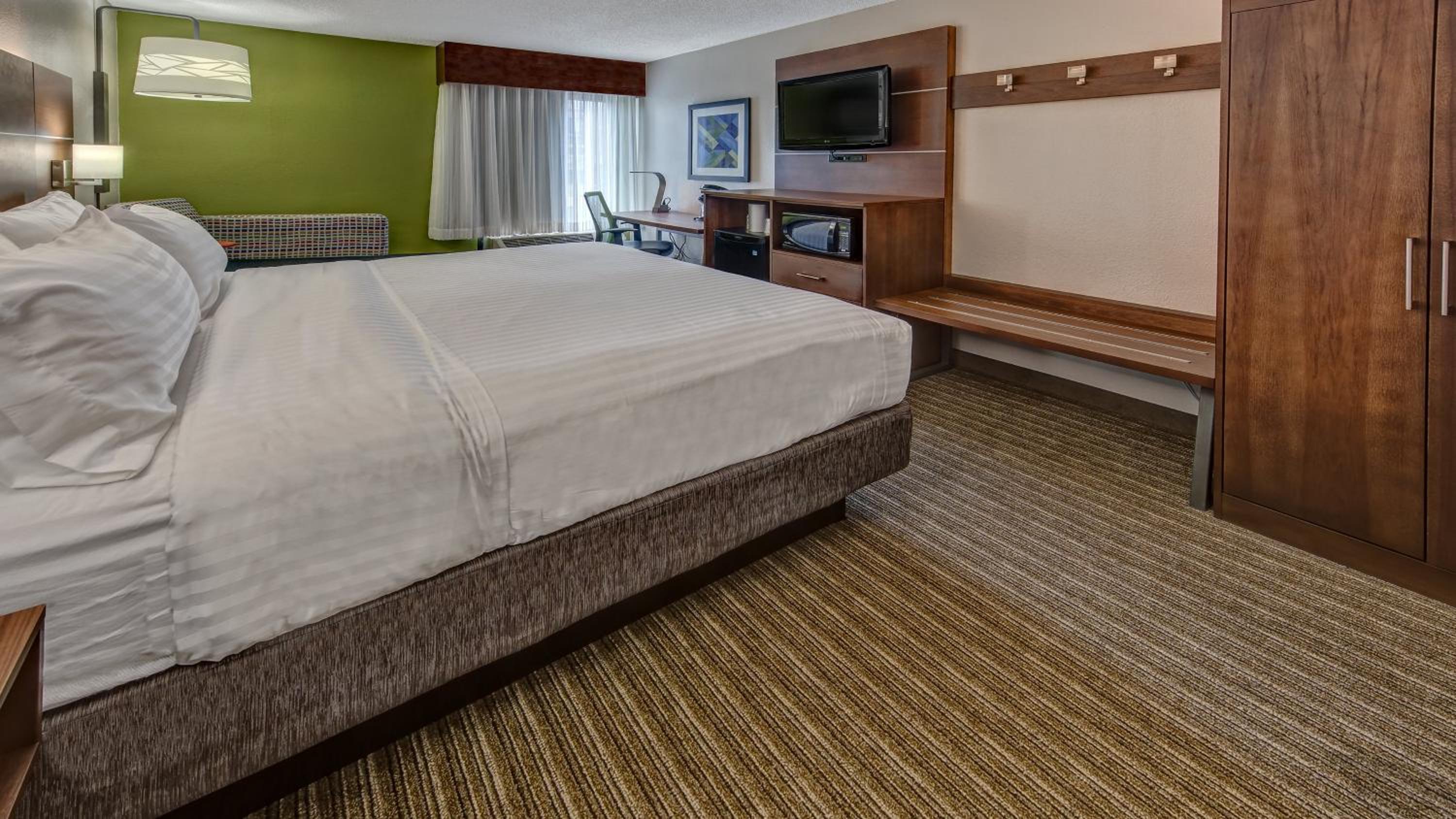 Standard King Room - Photo 4