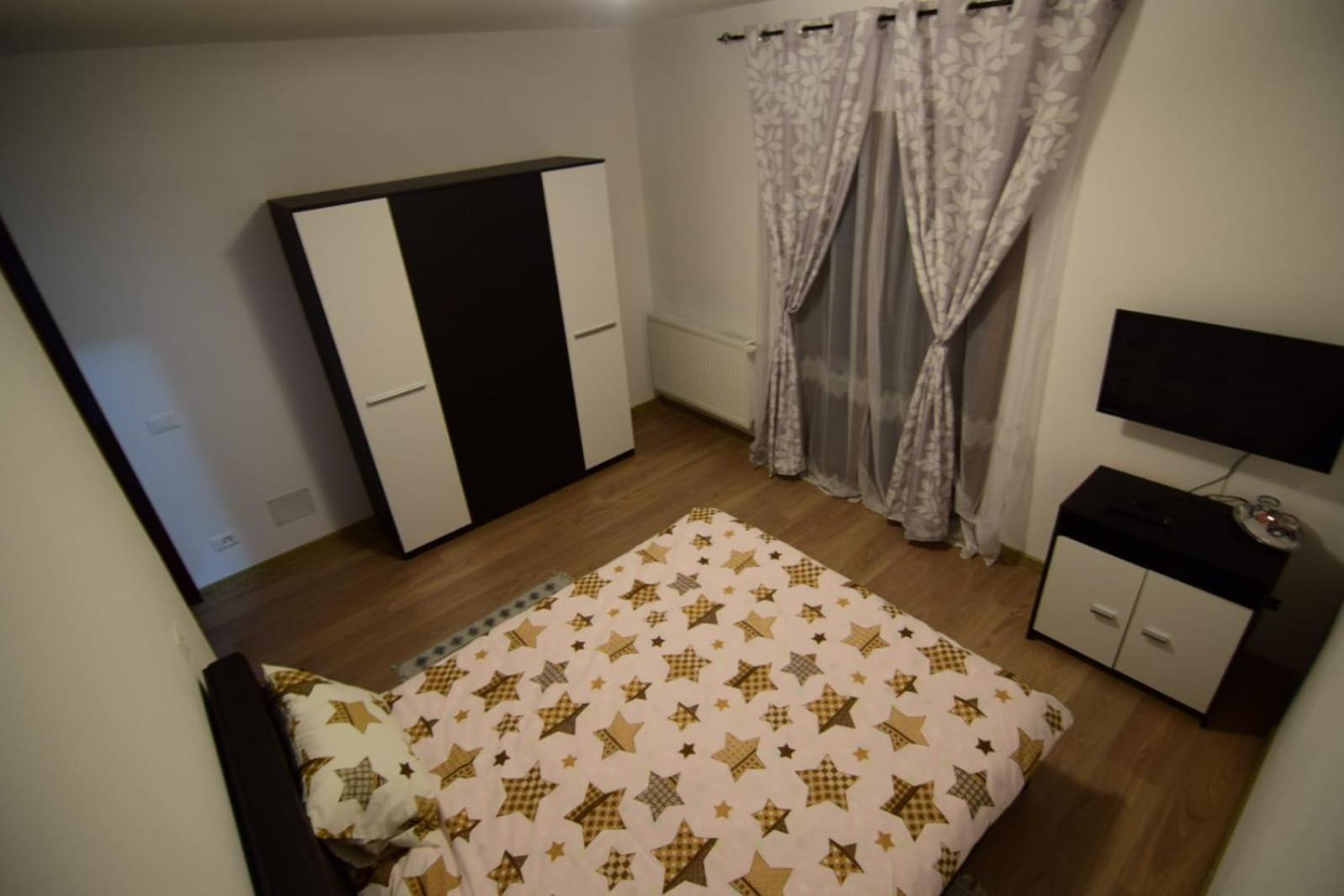 Double Room with Private Bathroom - Photo 1