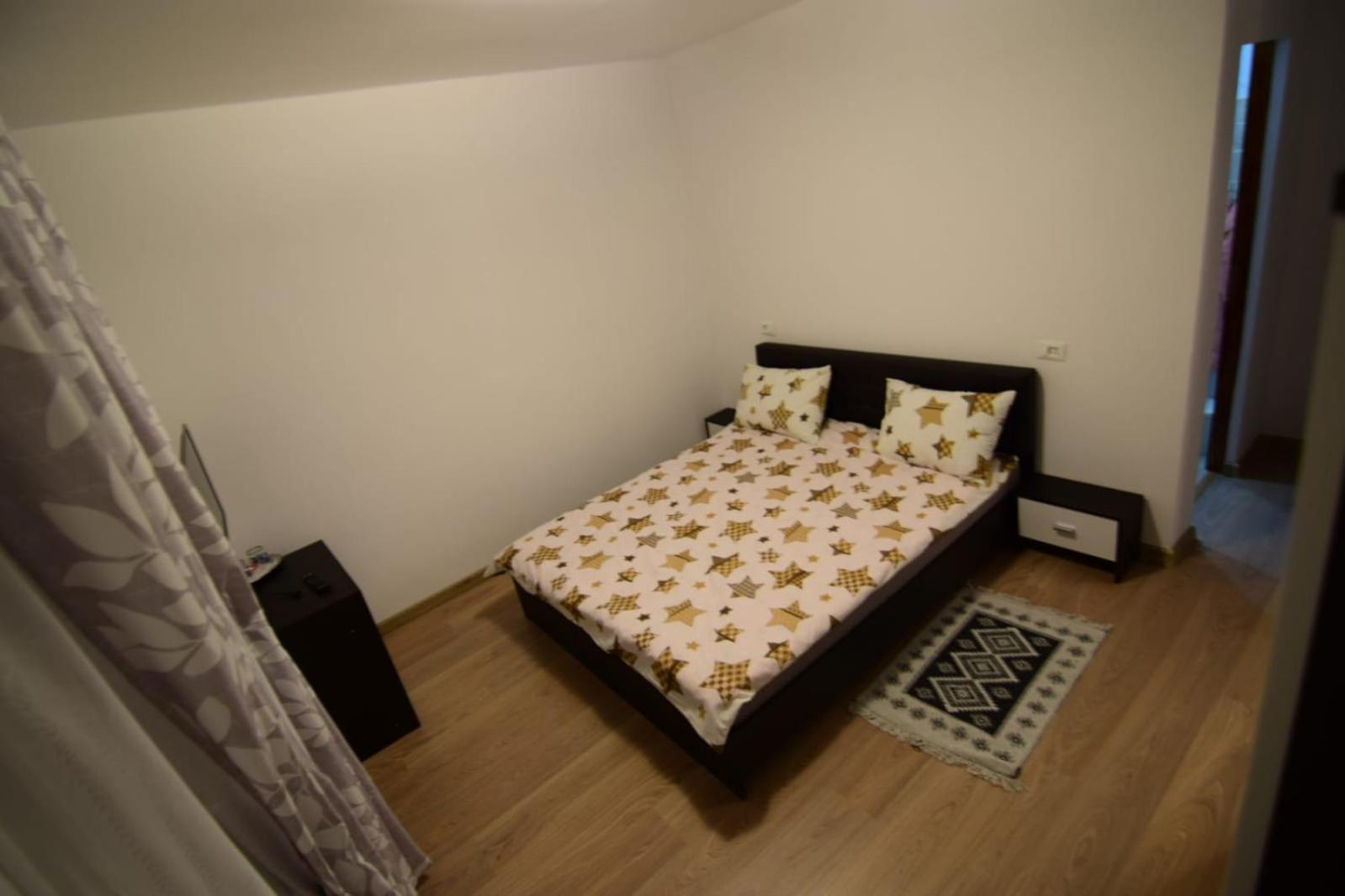 Double Room with Private Bathroom - Photo 4