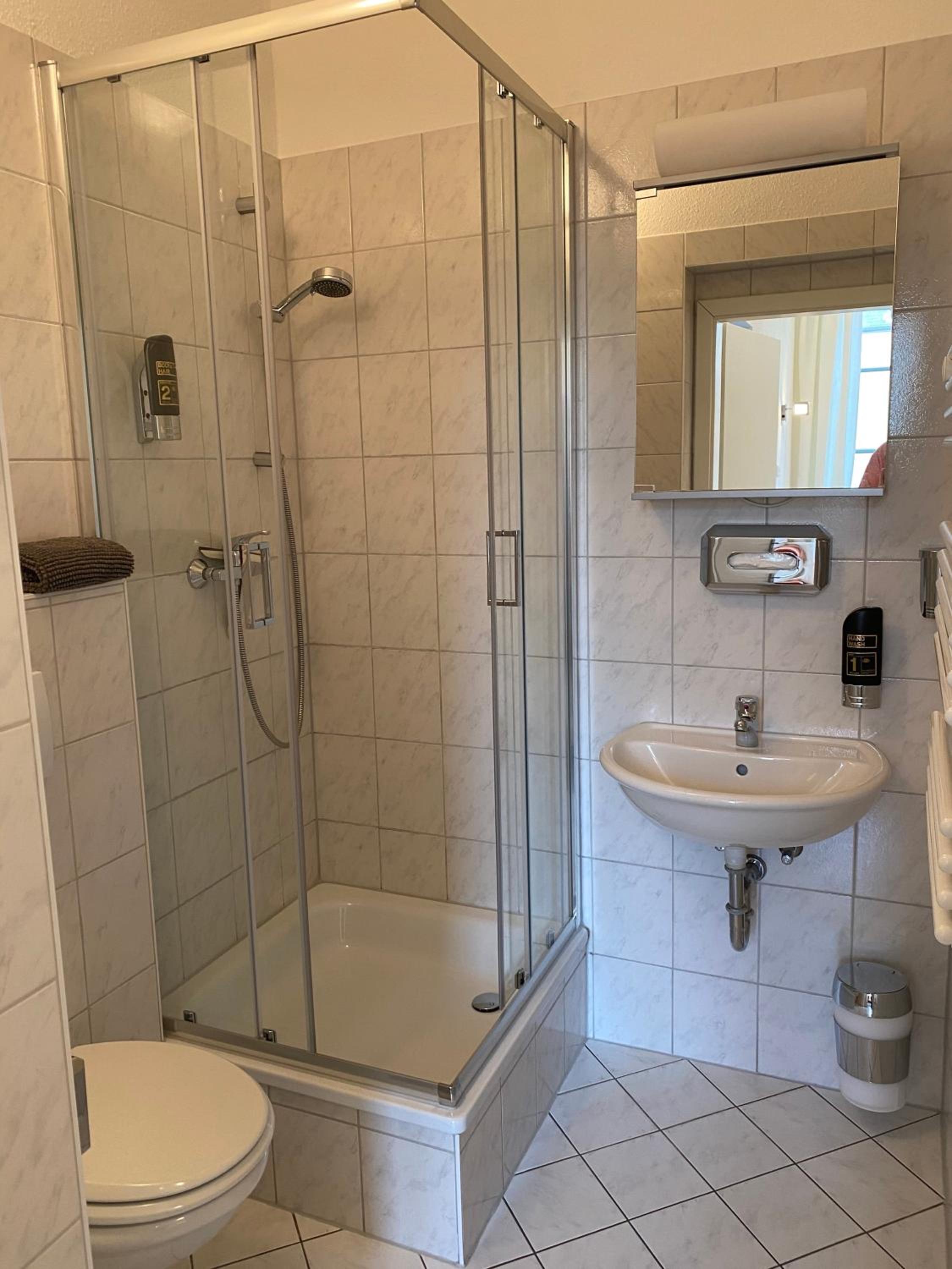 Deluxe Room - Photo 9