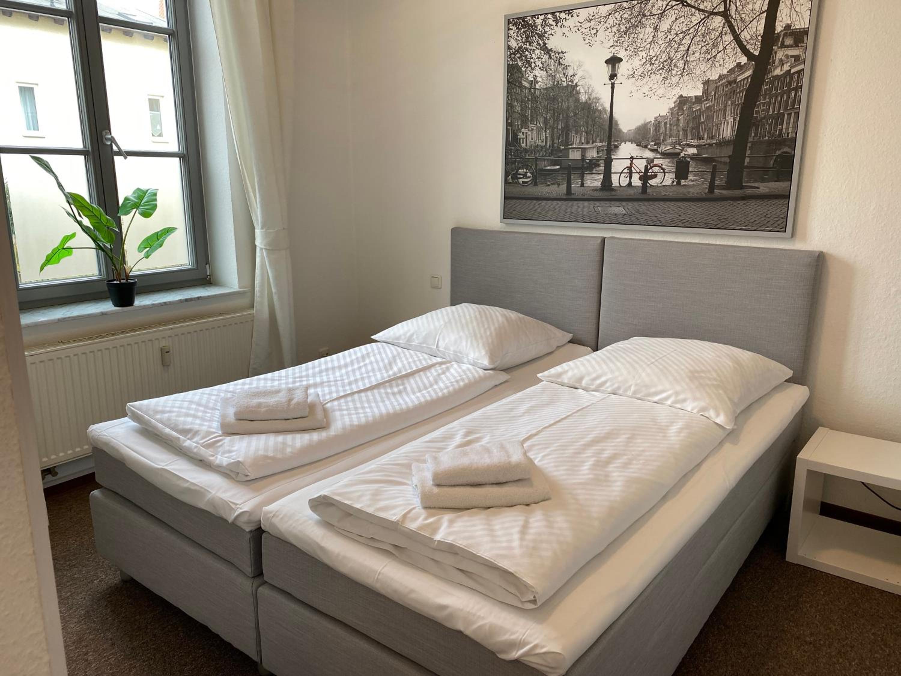 Deluxe Room - Photo 5