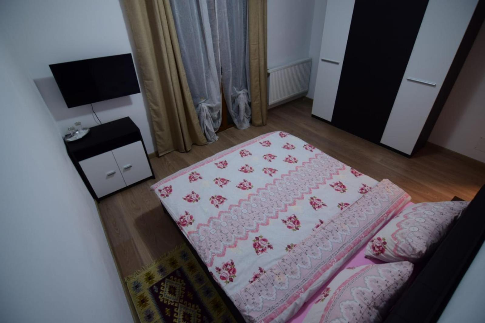 Double Room with Private Bathroom photo 1