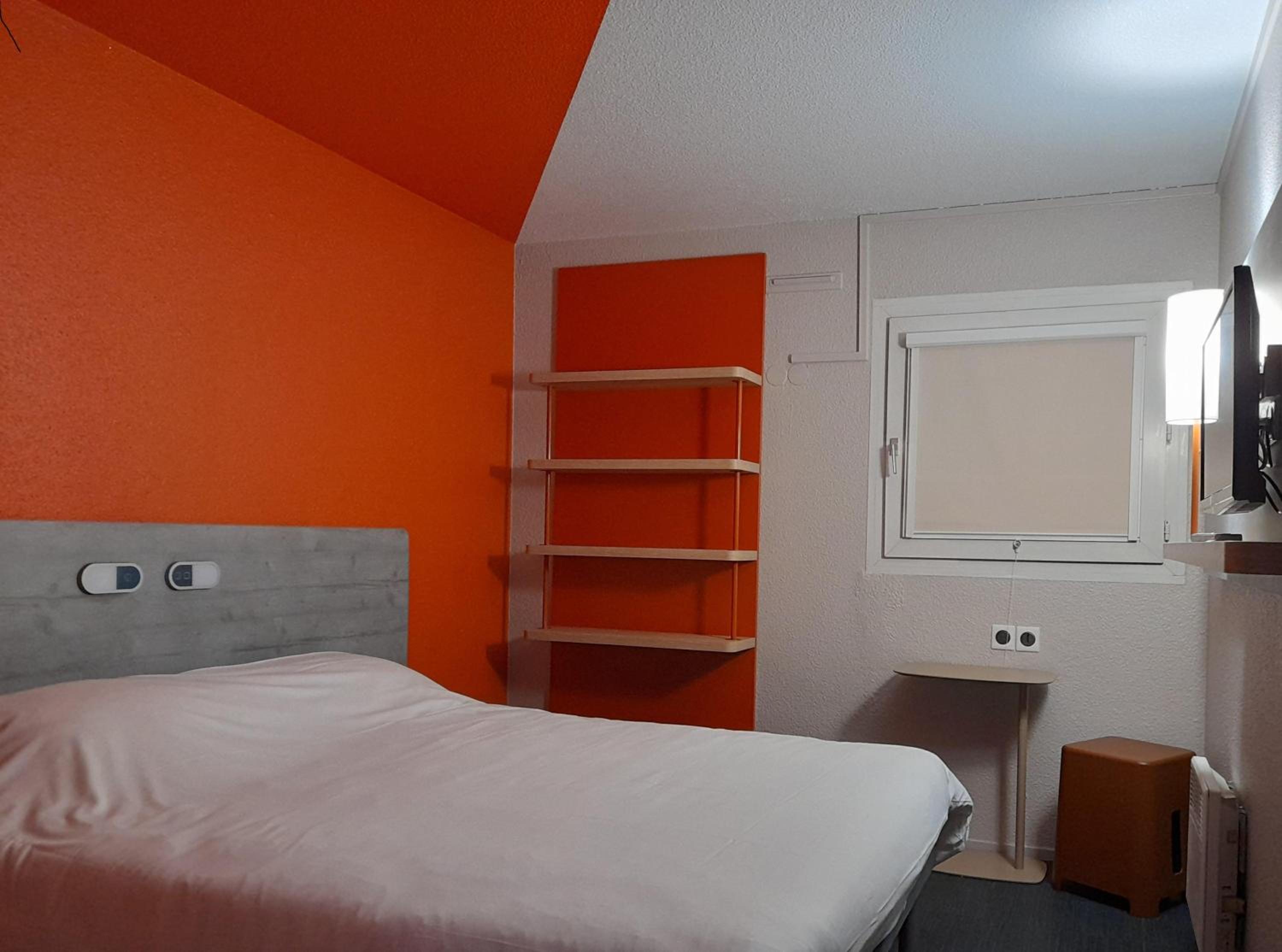 Standard Double Room - Photo 5