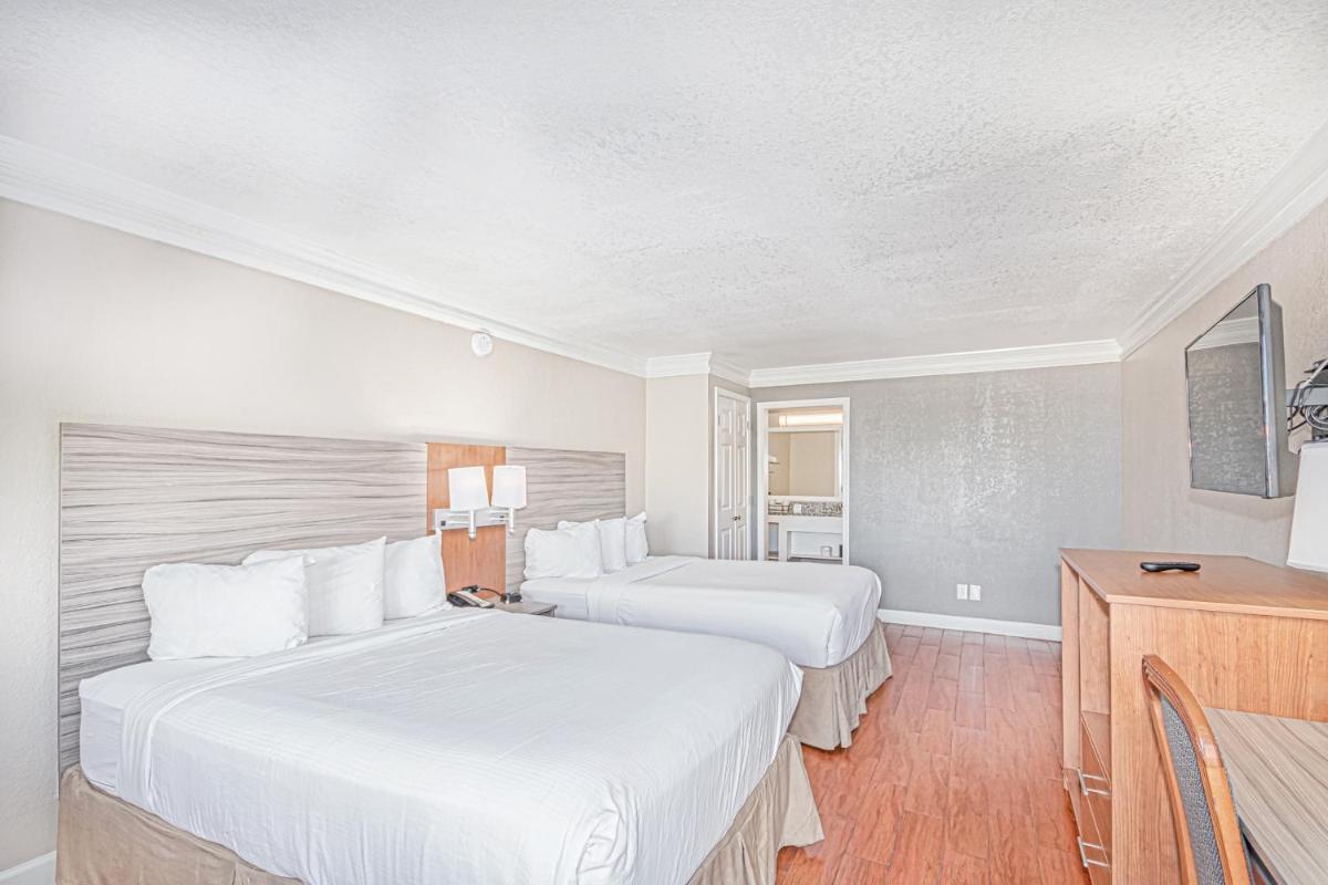 Standard Double Room with Two Double Beds - Non-Smoking photo 1
