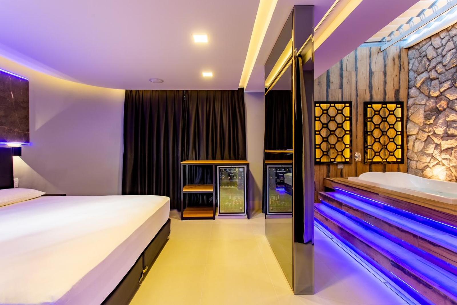 Studio with Spa Bath - Photo 7