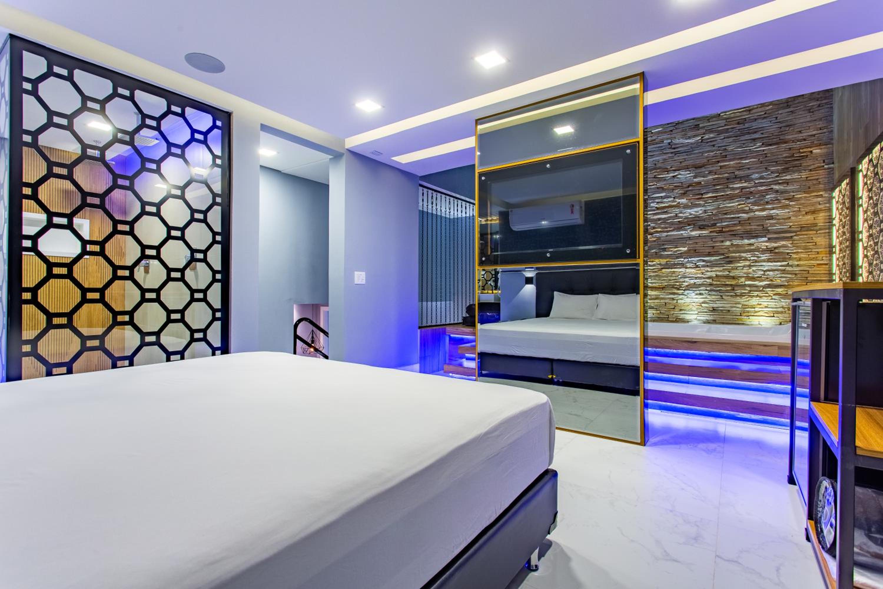 Studio with Spa Bath - Photo 10